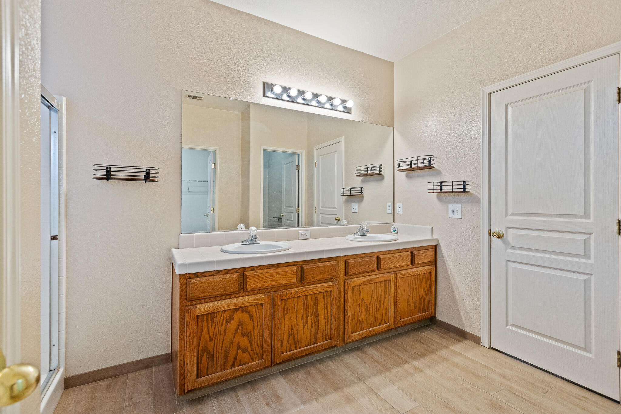 1663 Port Ct, Tulare, CA 93274