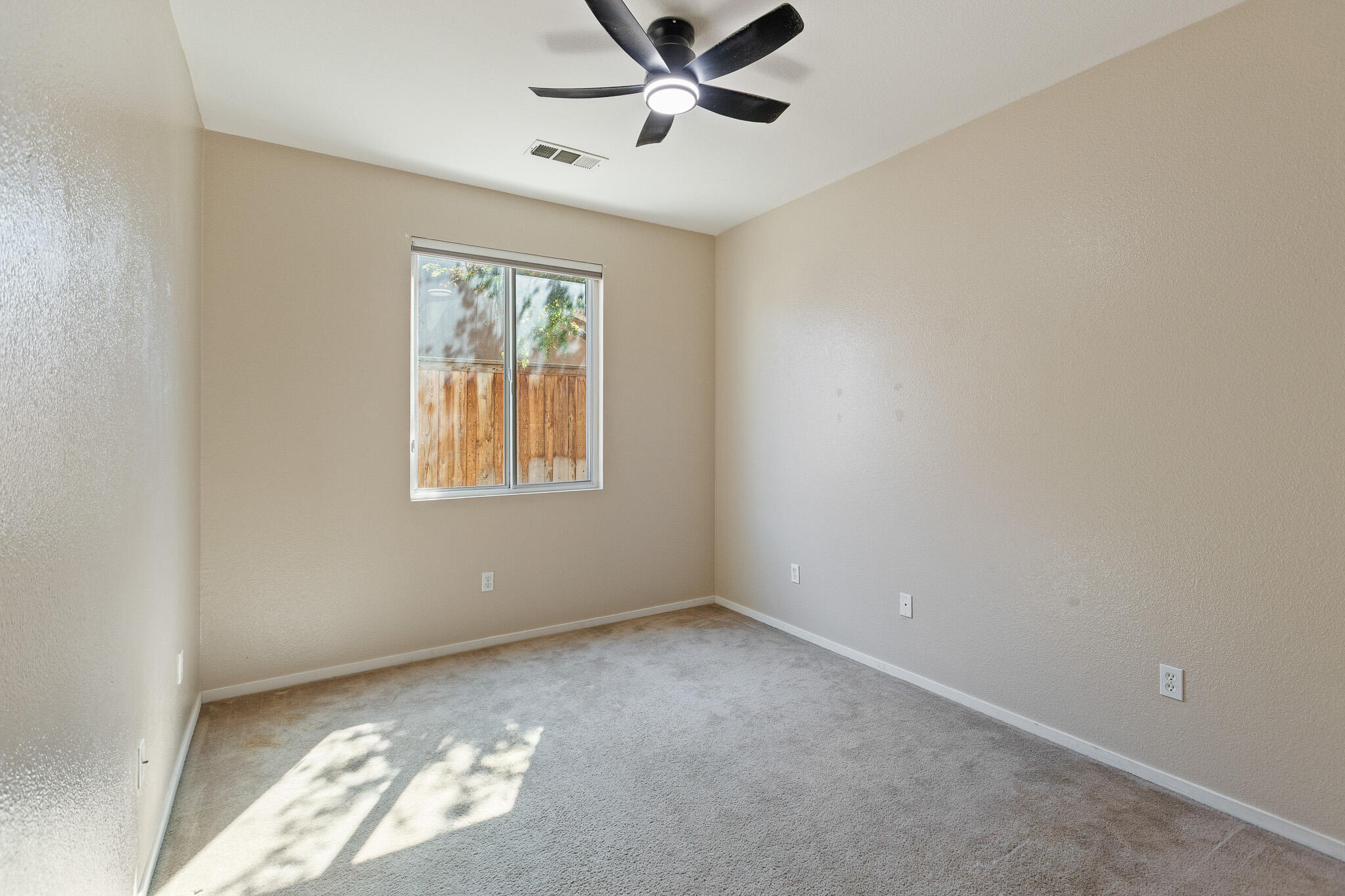 1663 Port Ct, Tulare, CA 93274