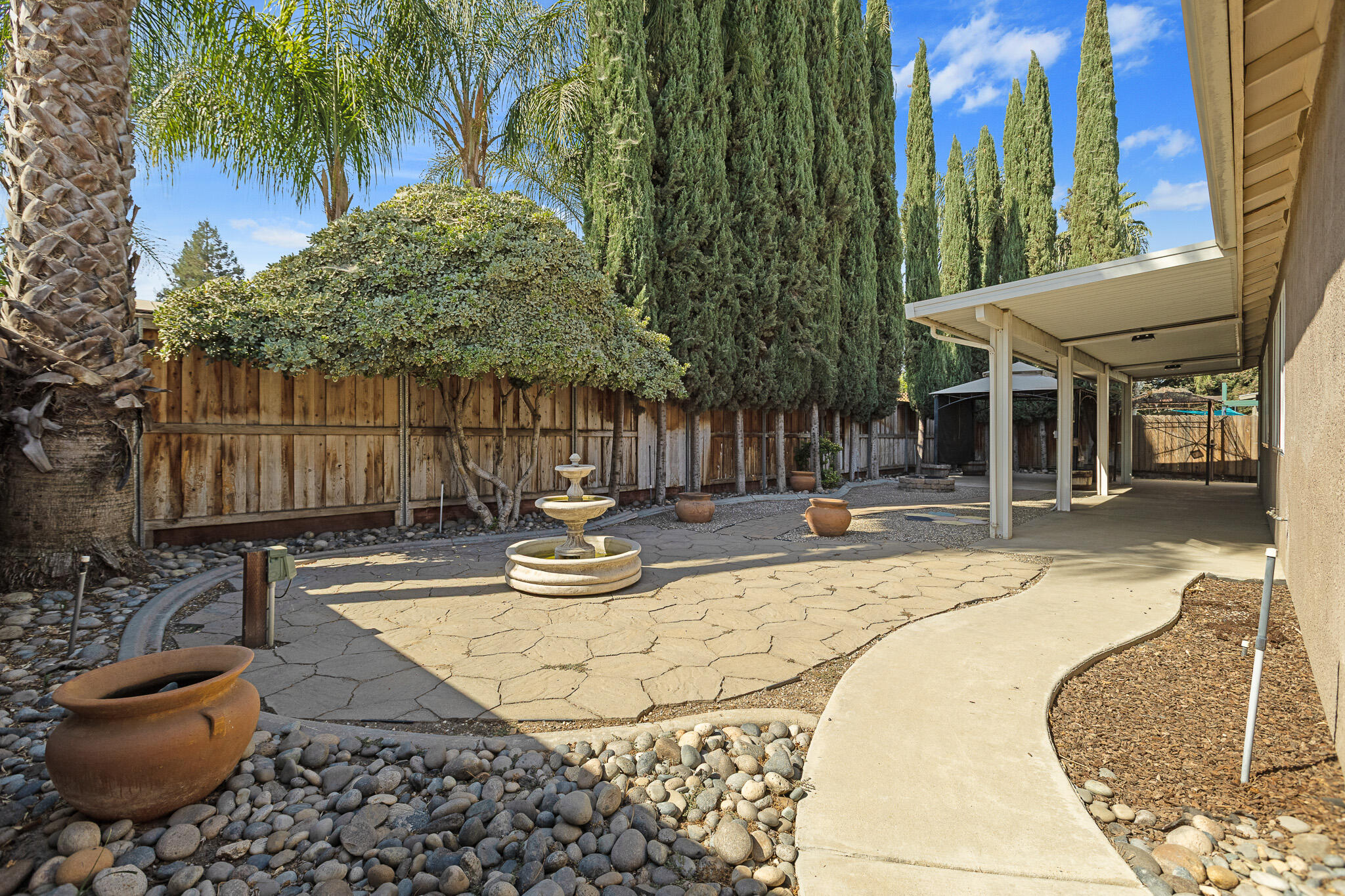1663 Port Ct, Tulare, CA 93274