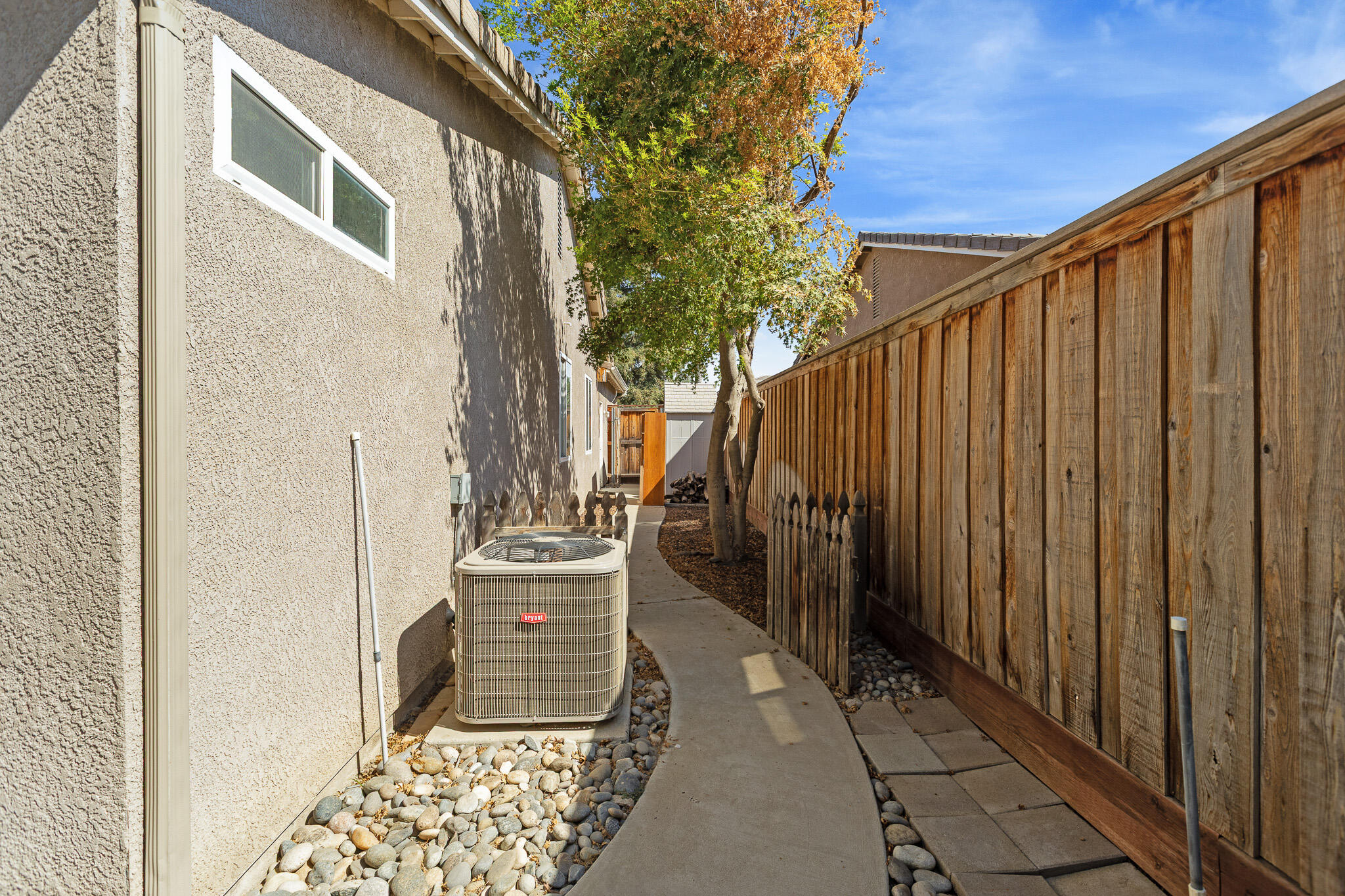 1663 Port Ct, Tulare, CA 93274