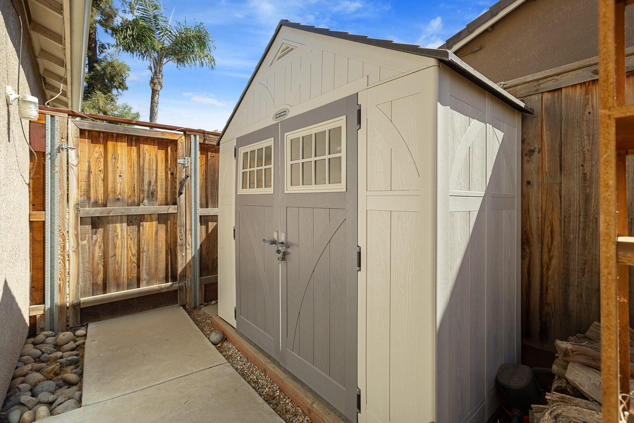 1663 Port Ct, Tulare, CA 93274