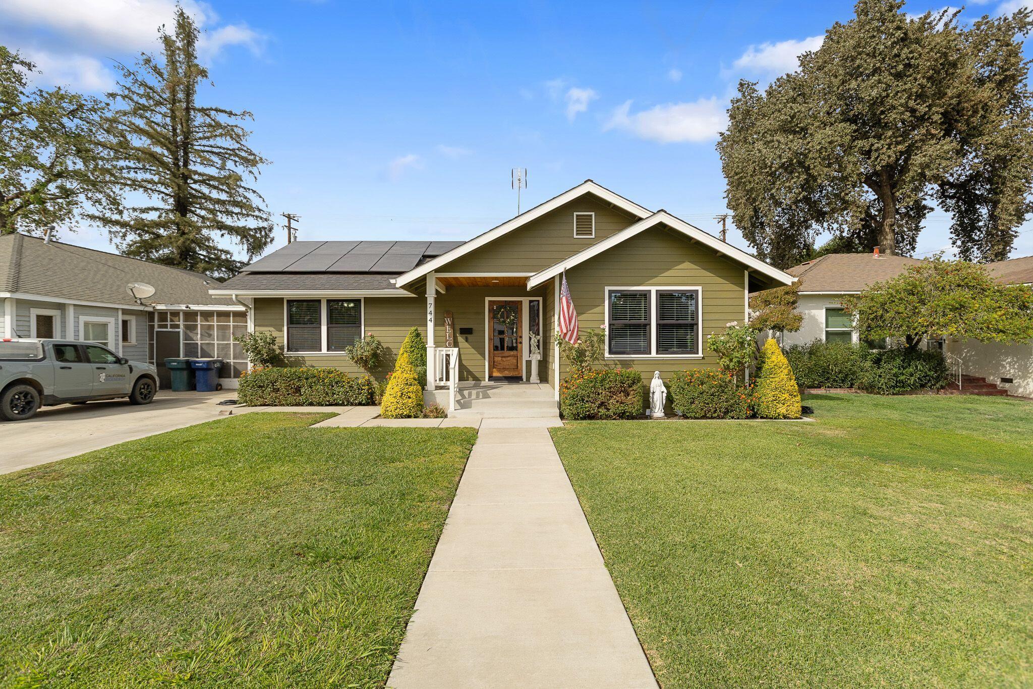 744 E San Joaquin Ave, Tulare, CA 93274