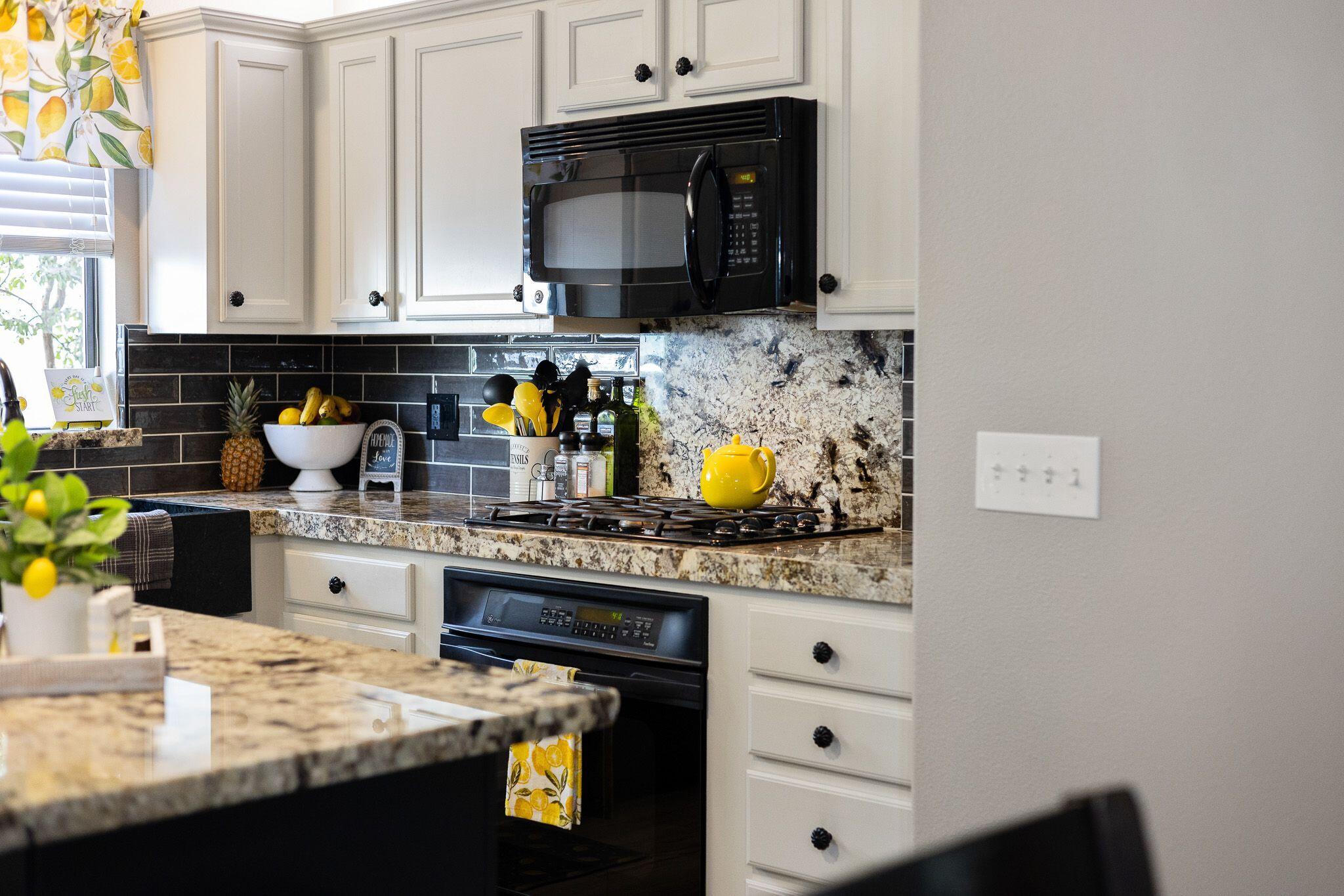 744 E San Joaquin Ave, Tulare, CA 93274