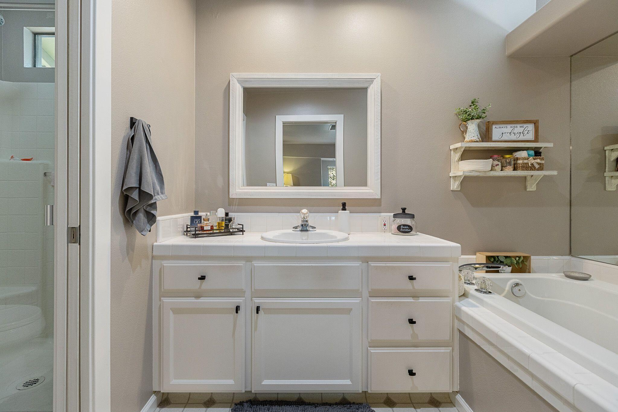 744 E San Joaquin Ave, Tulare, CA 93274