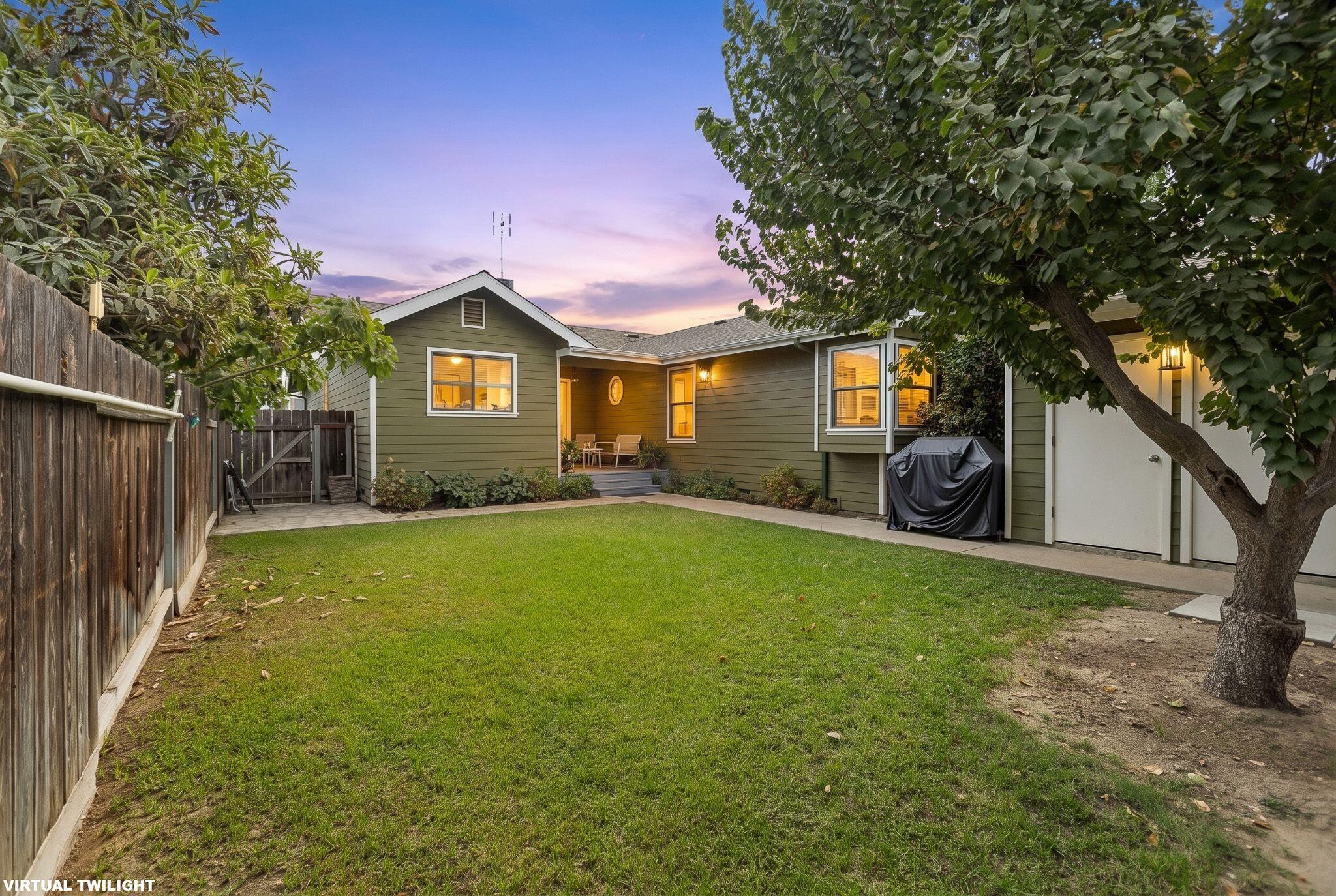 744 E San Joaquin Ave, Tulare, CA 93274