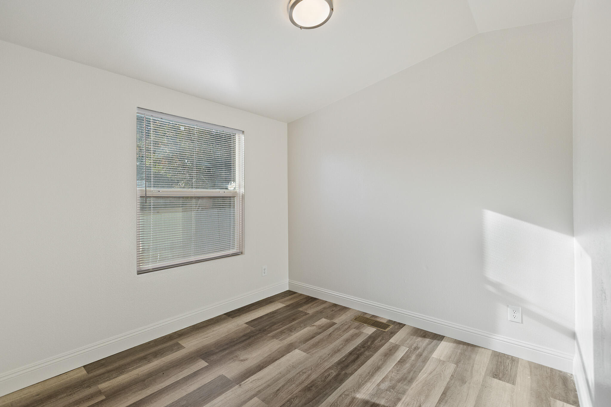 19630 Avenue 194, Strathmore, CA 93267