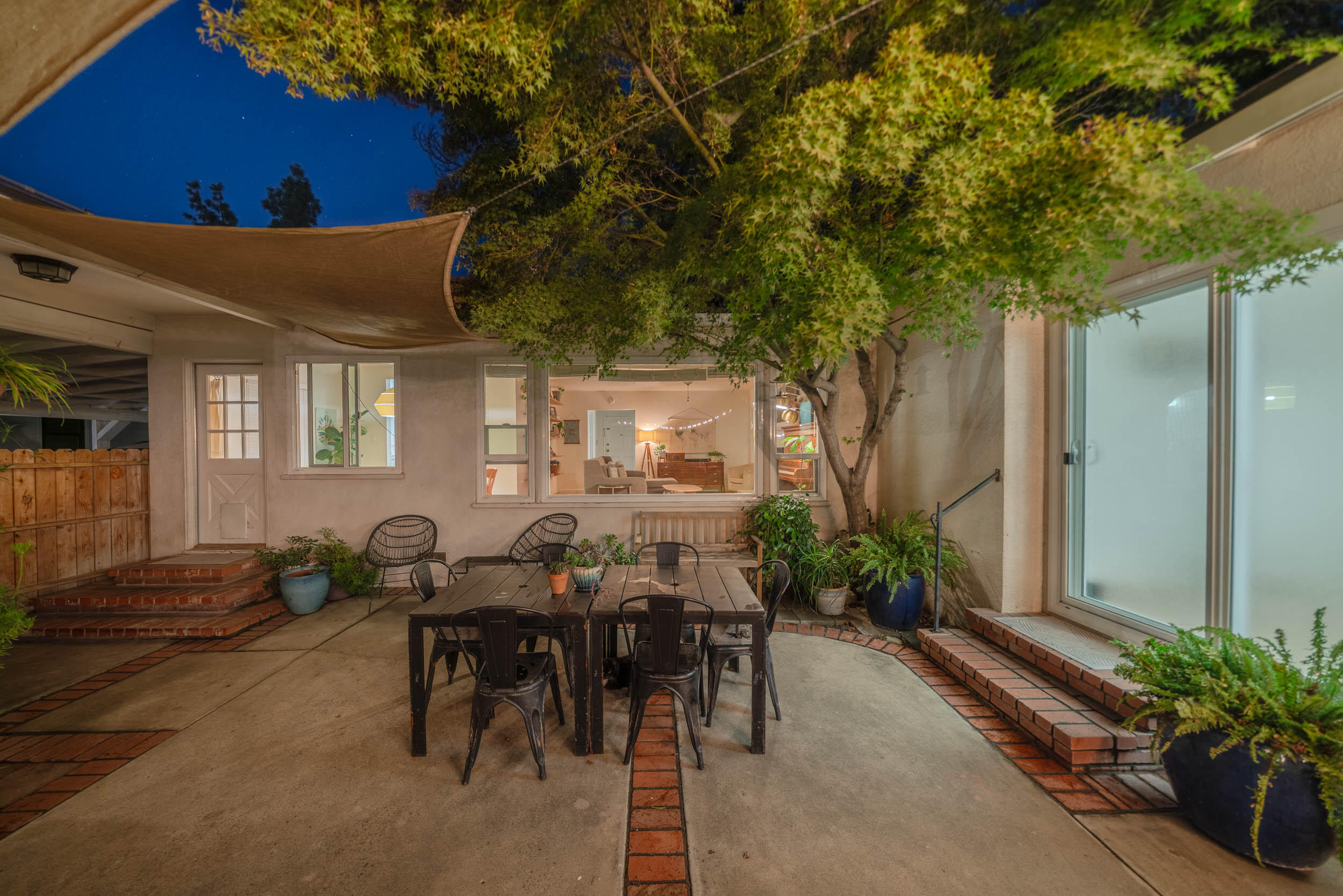 904 S Oak Park, Visalia, CA 93277