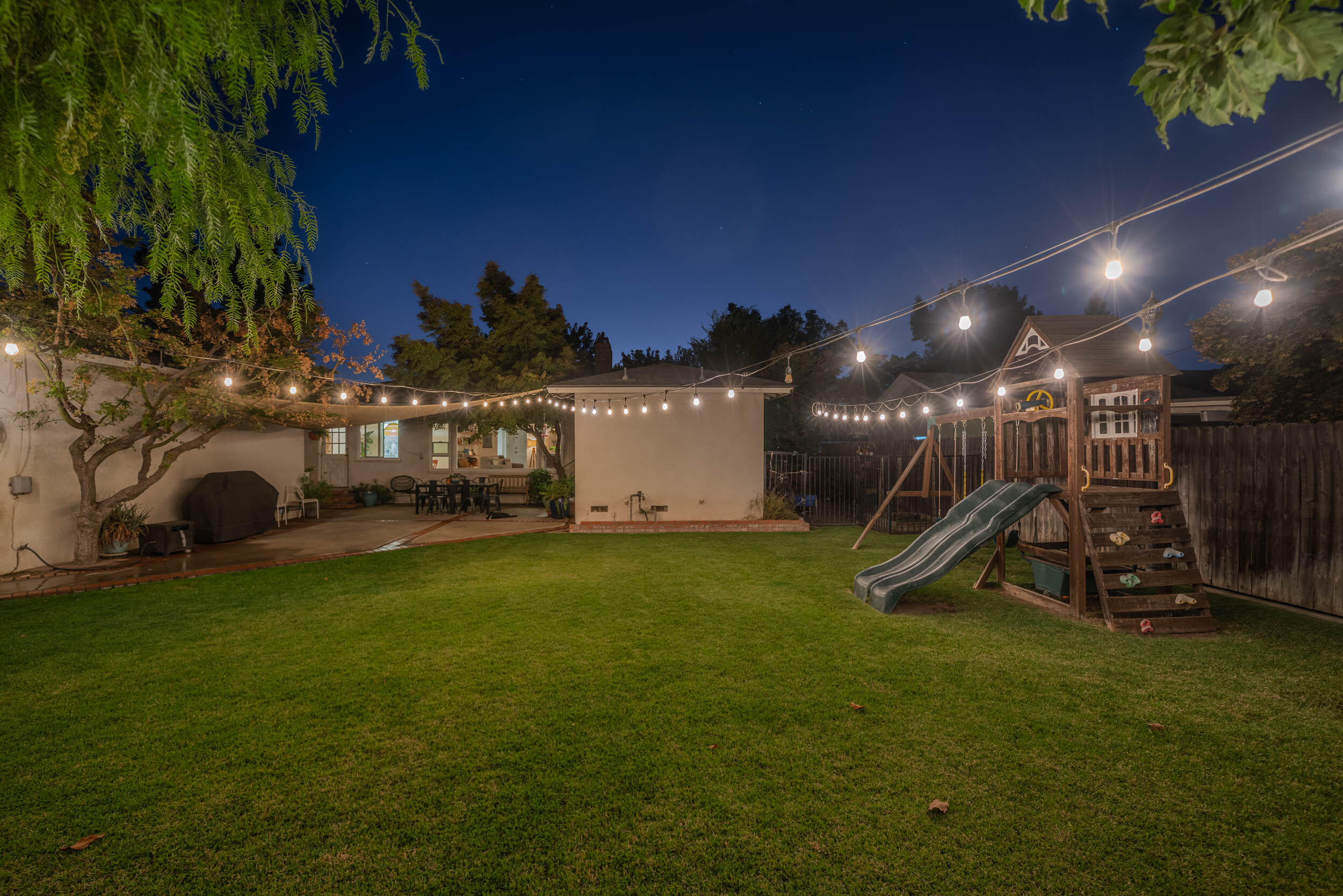 904 S Oak Park, Visalia, CA 93277