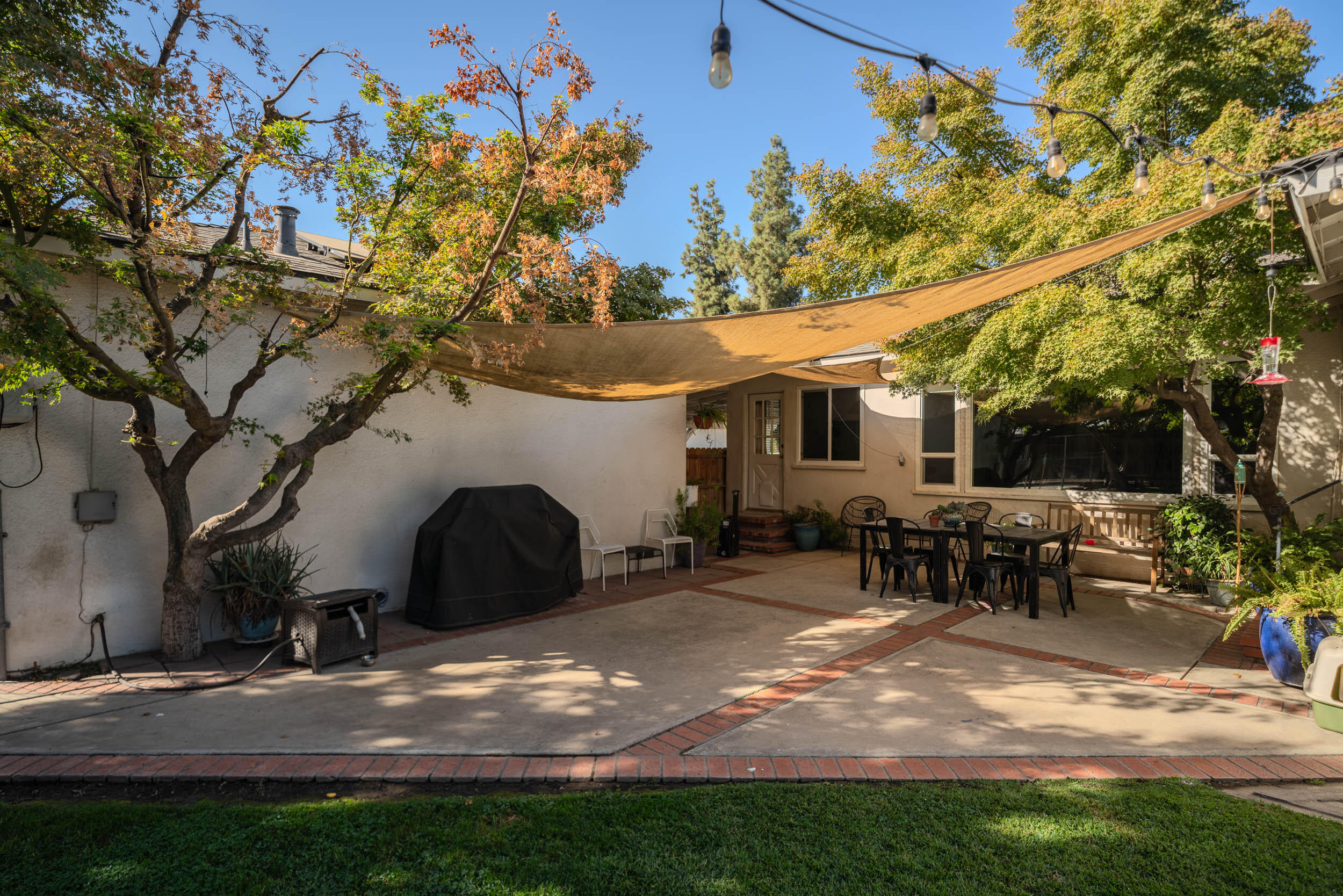 904 S Oak Park, Visalia, CA 93277