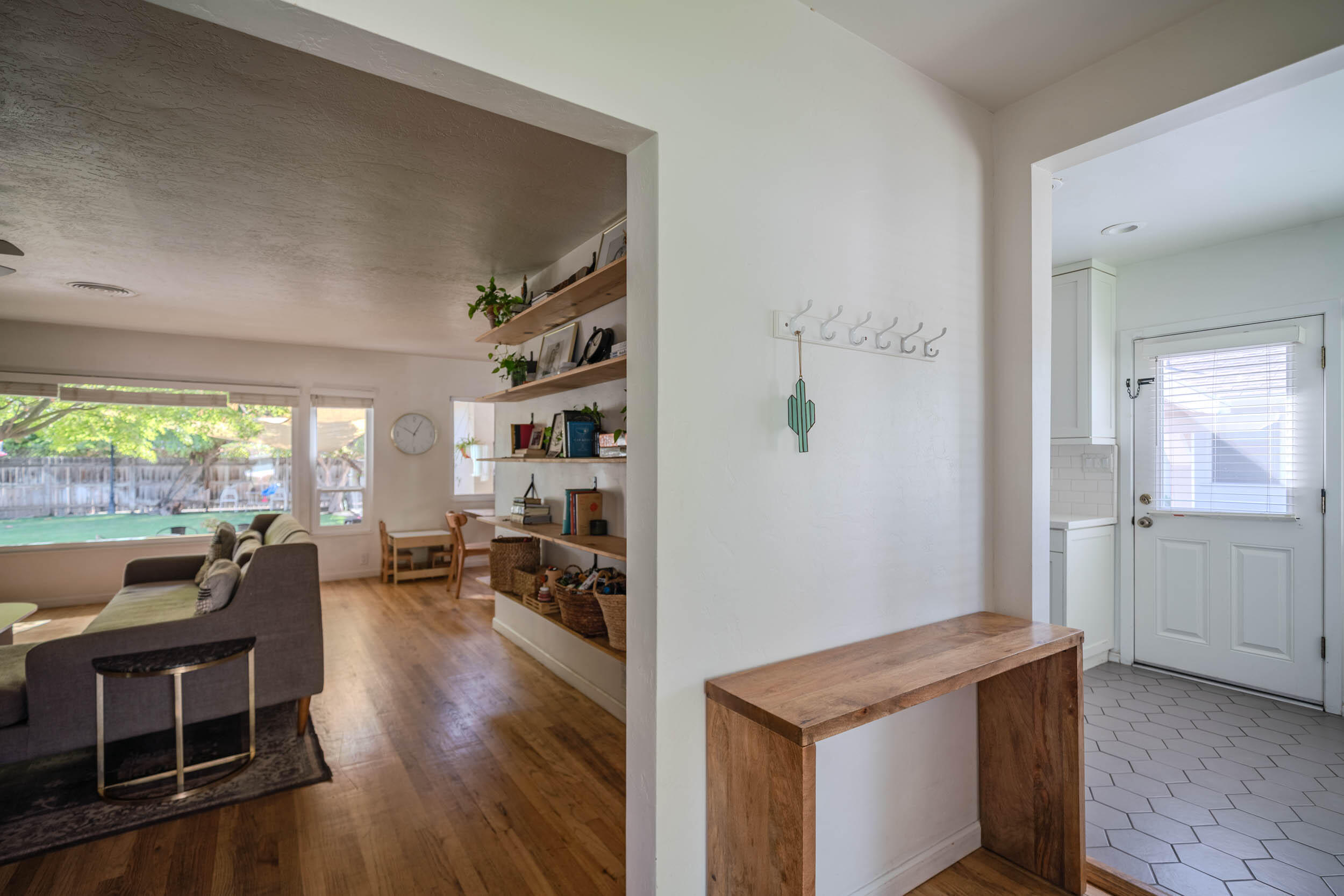 904 S Oak Park, Visalia, CA 93277