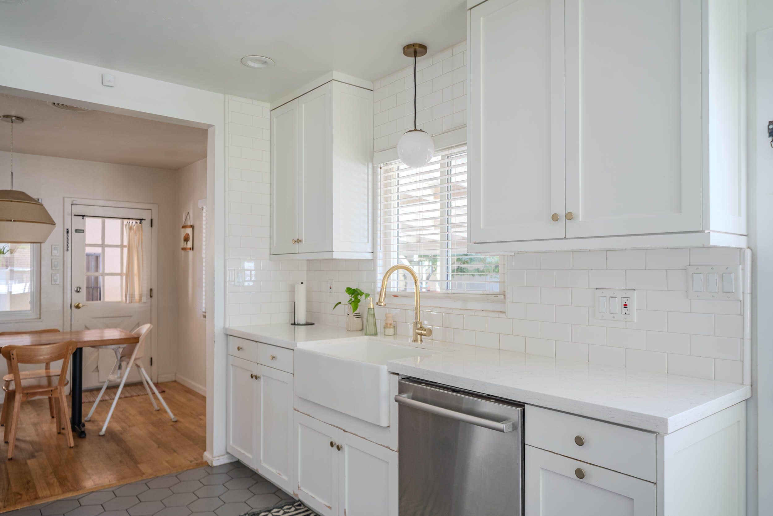 904 S Oak Park, Visalia, CA 93277