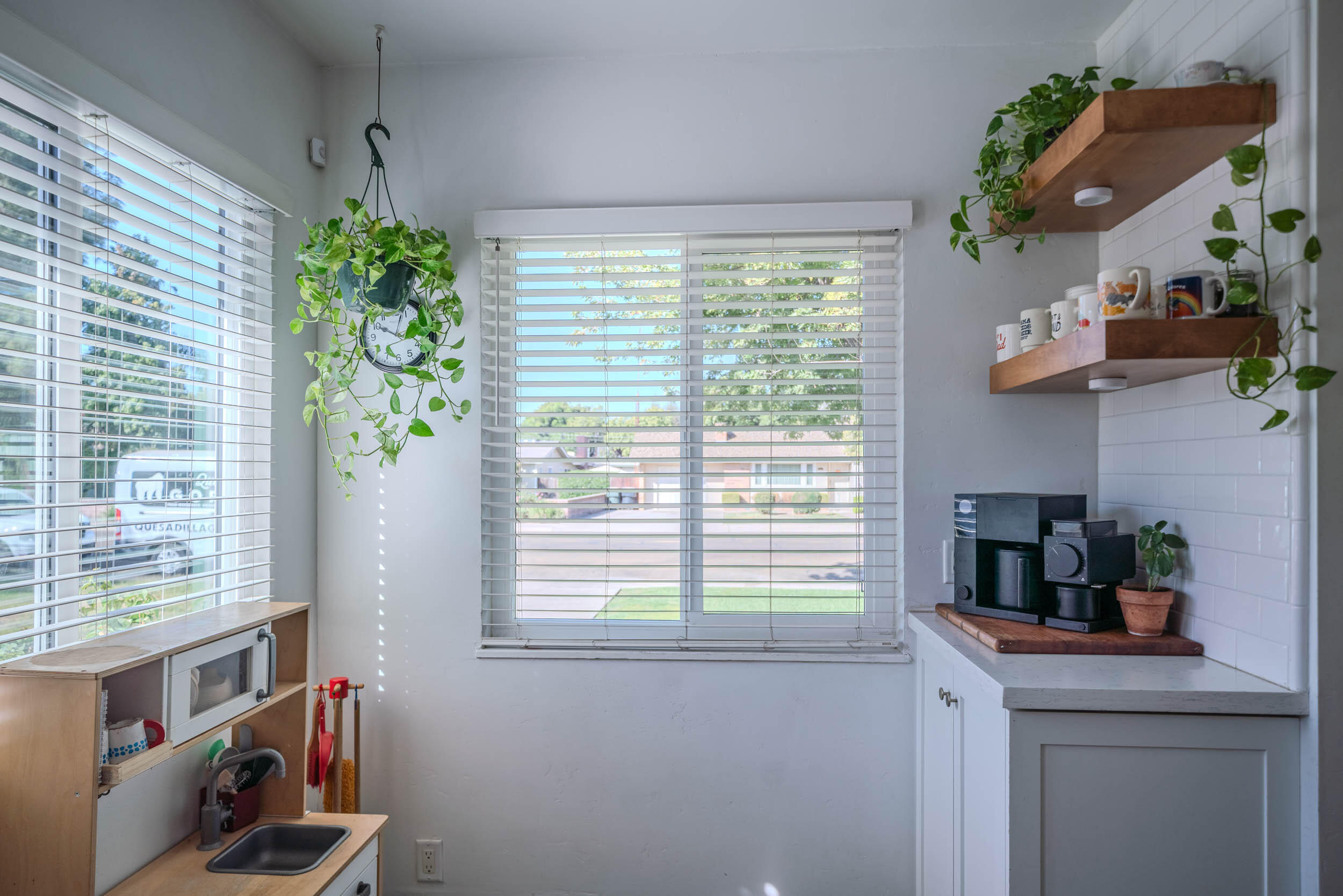 904 S Oak Park, Visalia, CA 93277