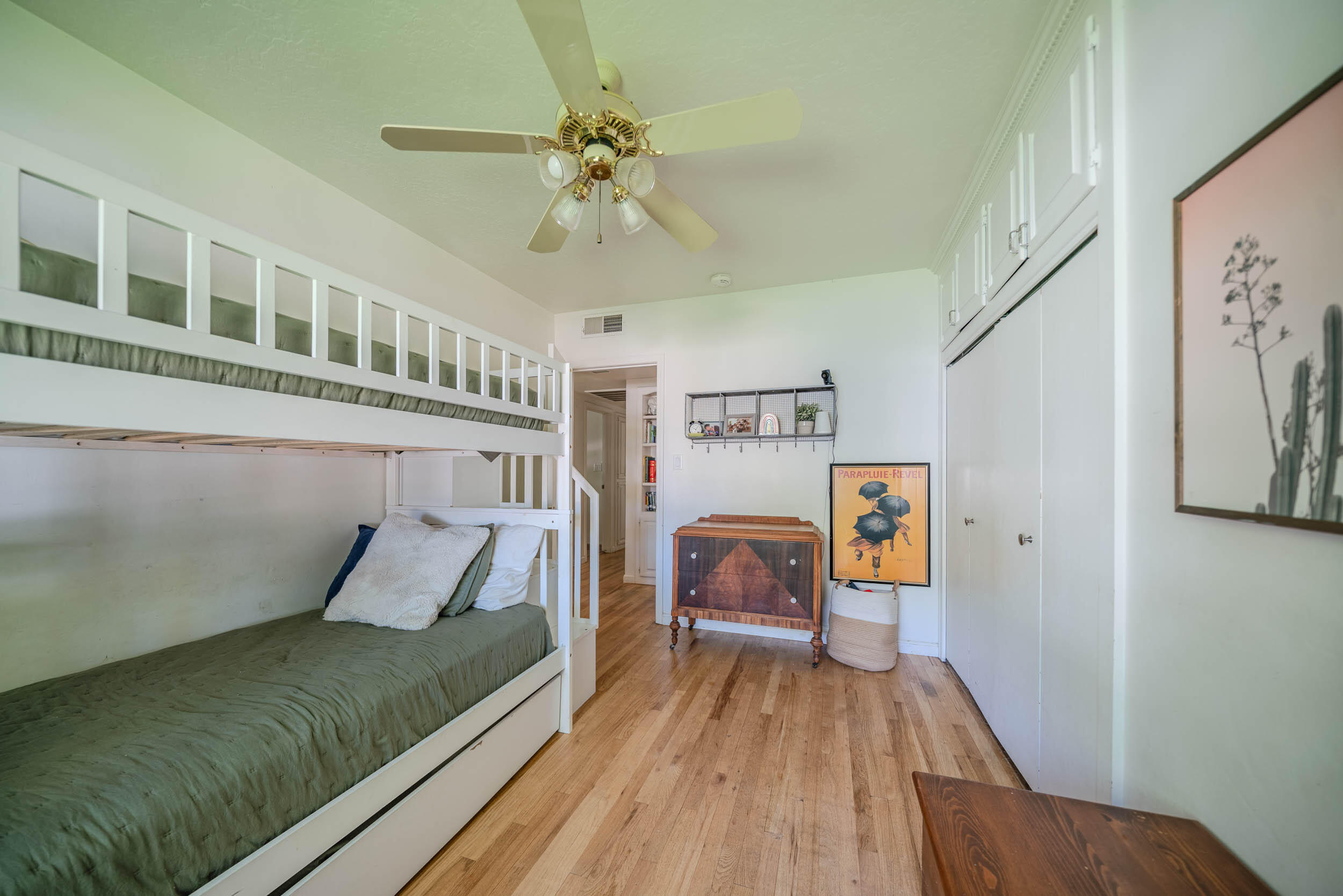 904 S Oak Park, Visalia, CA 93277