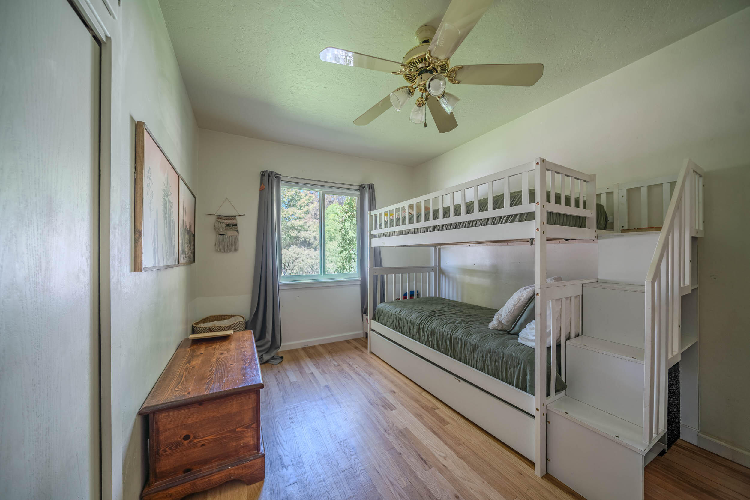 904 S Oak Park, Visalia, CA 93277