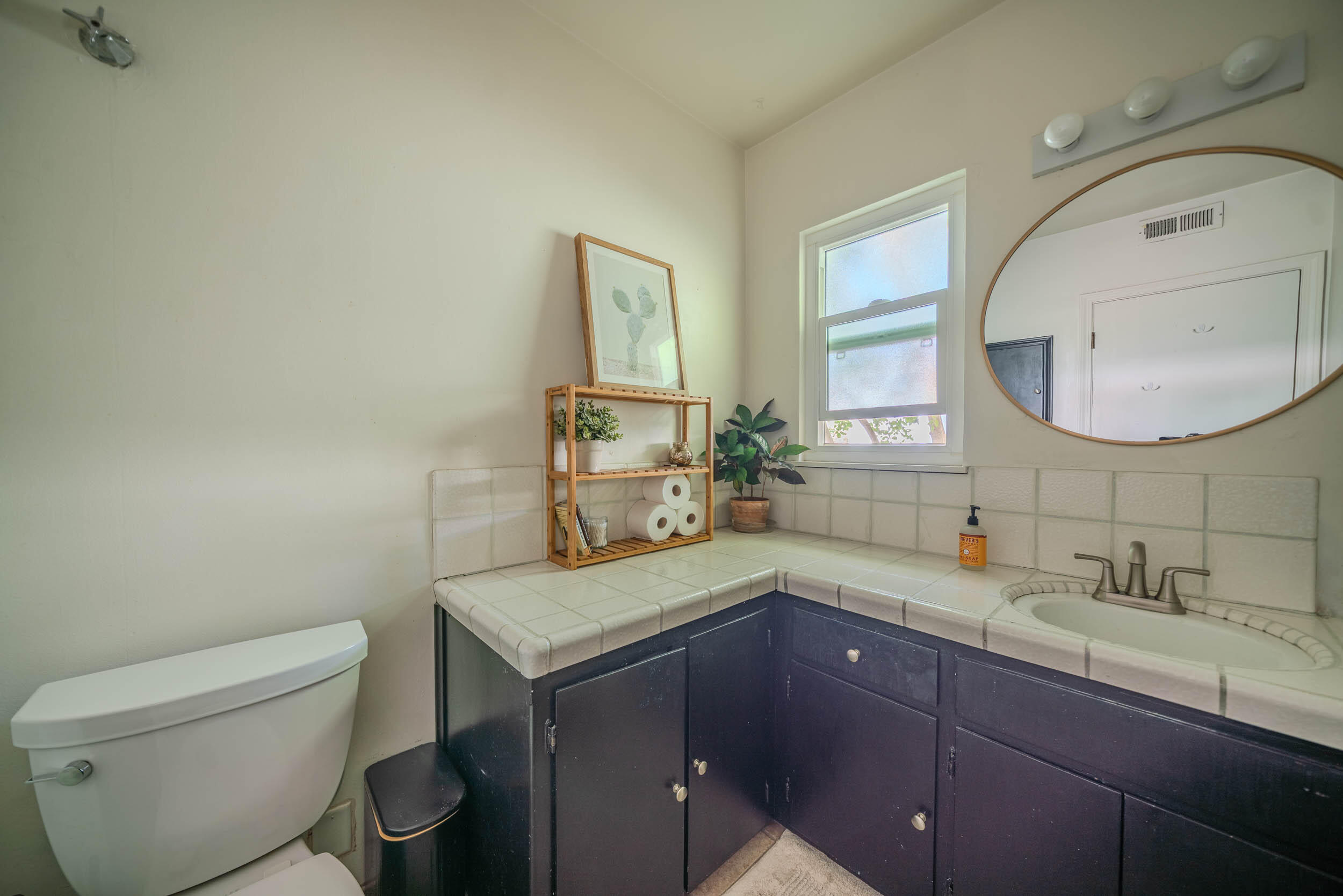904 S Oak Park, Visalia, CA 93277
