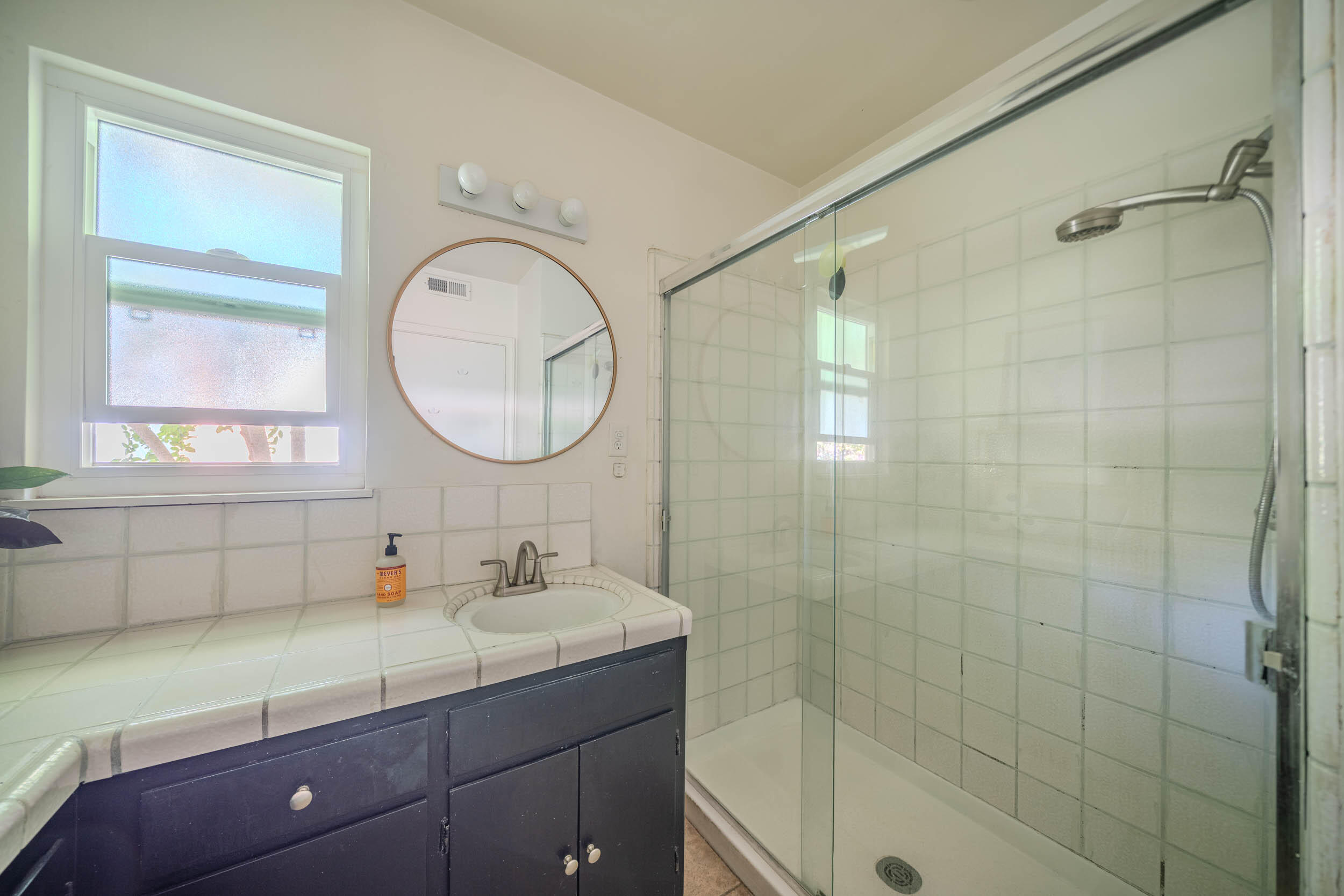 904 S Oak Park, Visalia, CA 93277
