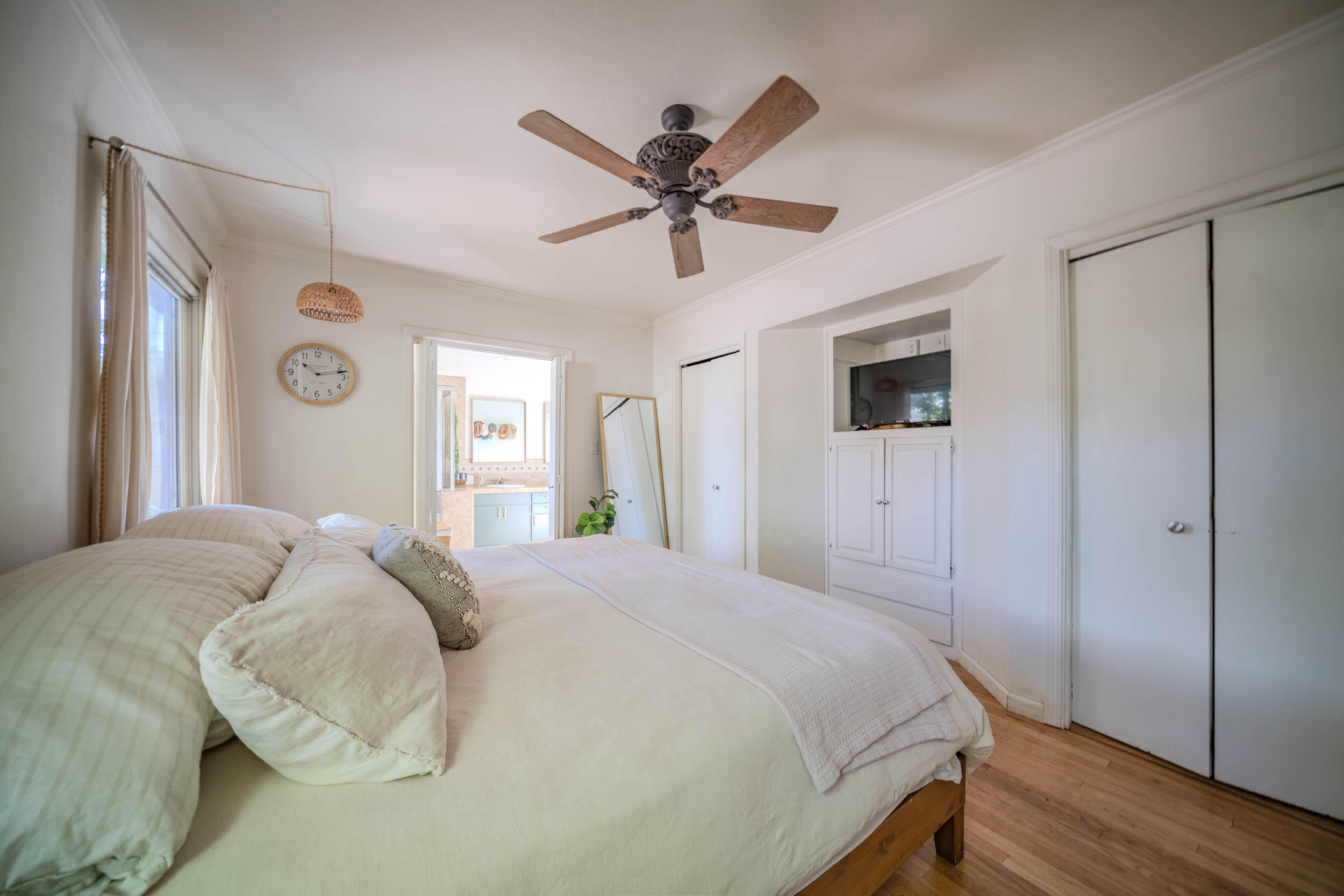 904 S Oak Park, Visalia, CA 93277