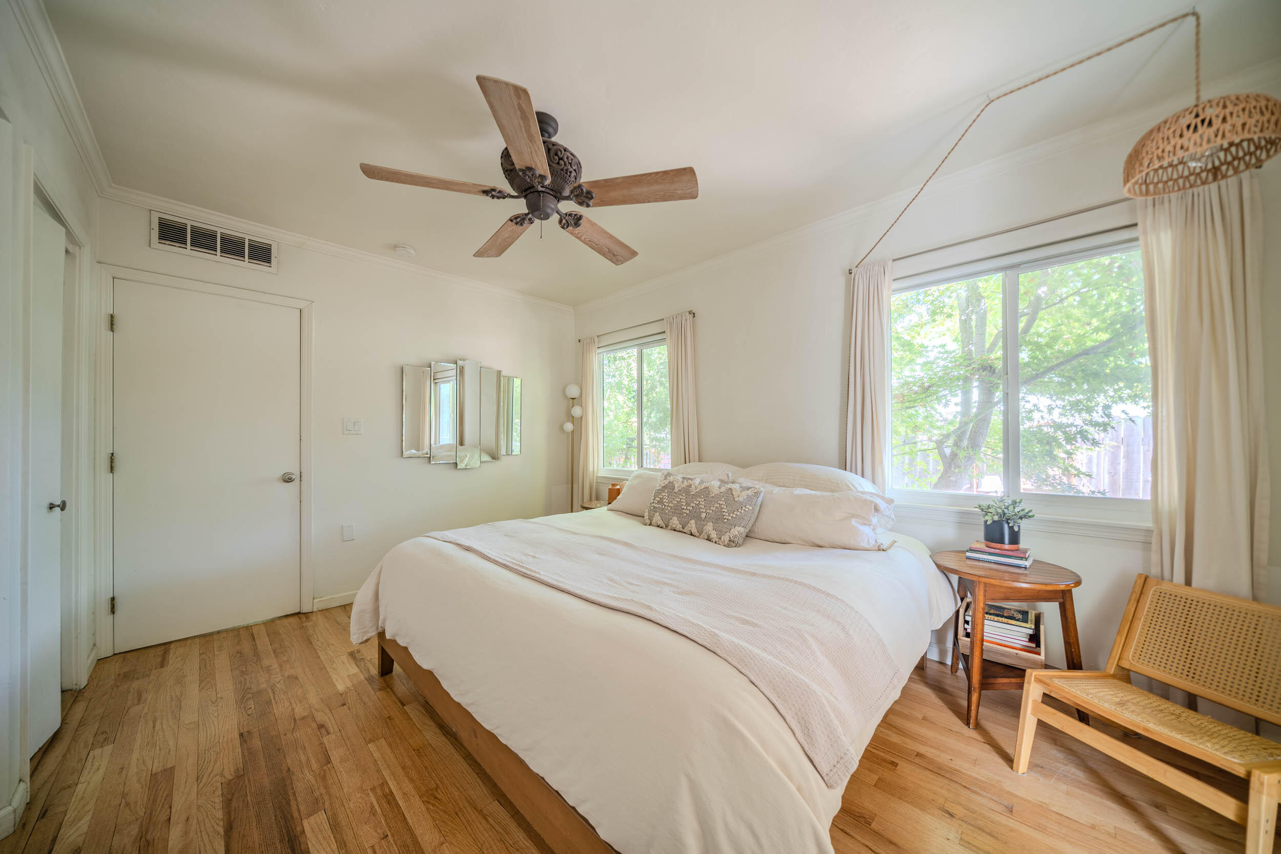 904 S Oak Park, Visalia, CA 93277
