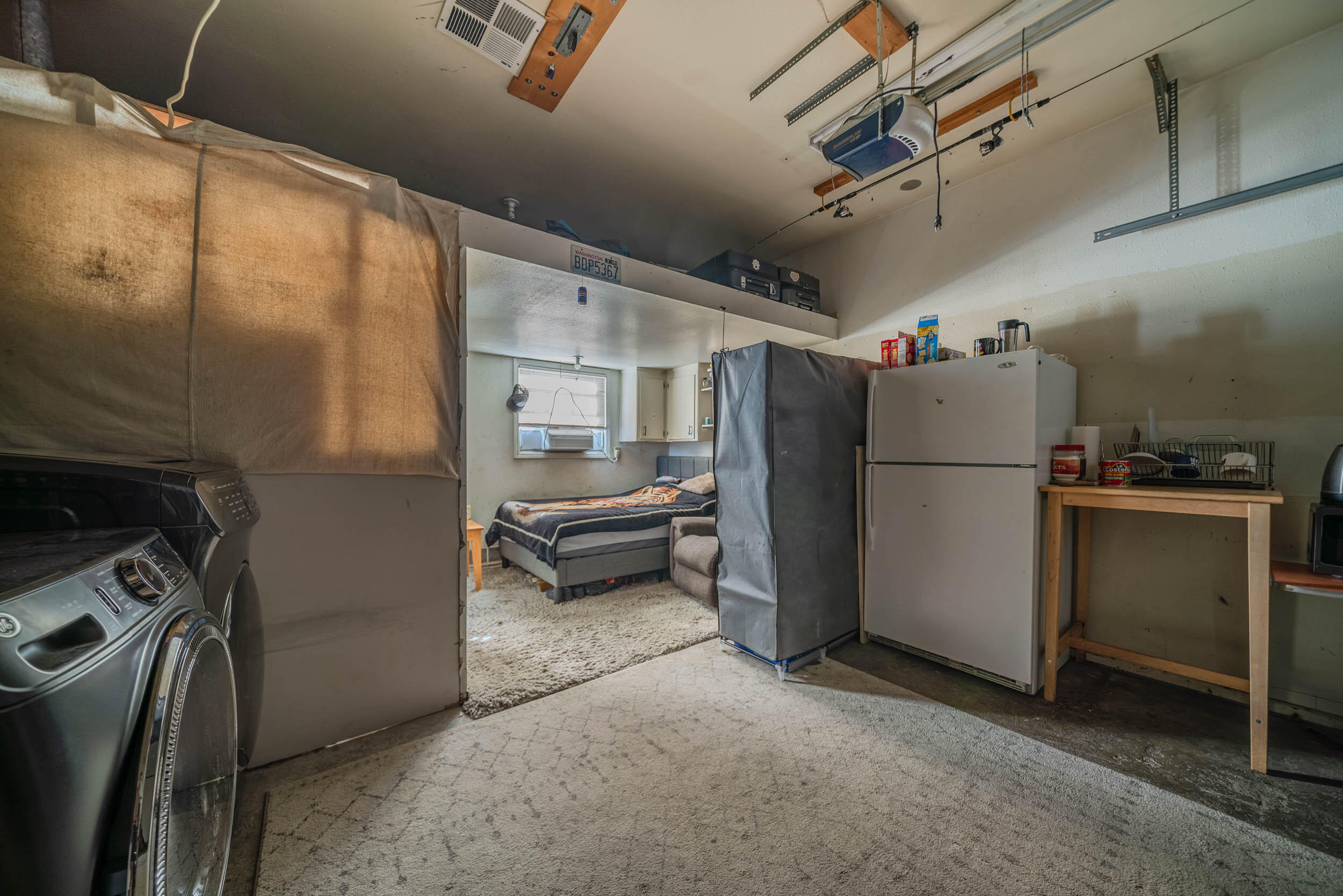 904 S Oak Park, Visalia, CA 93277