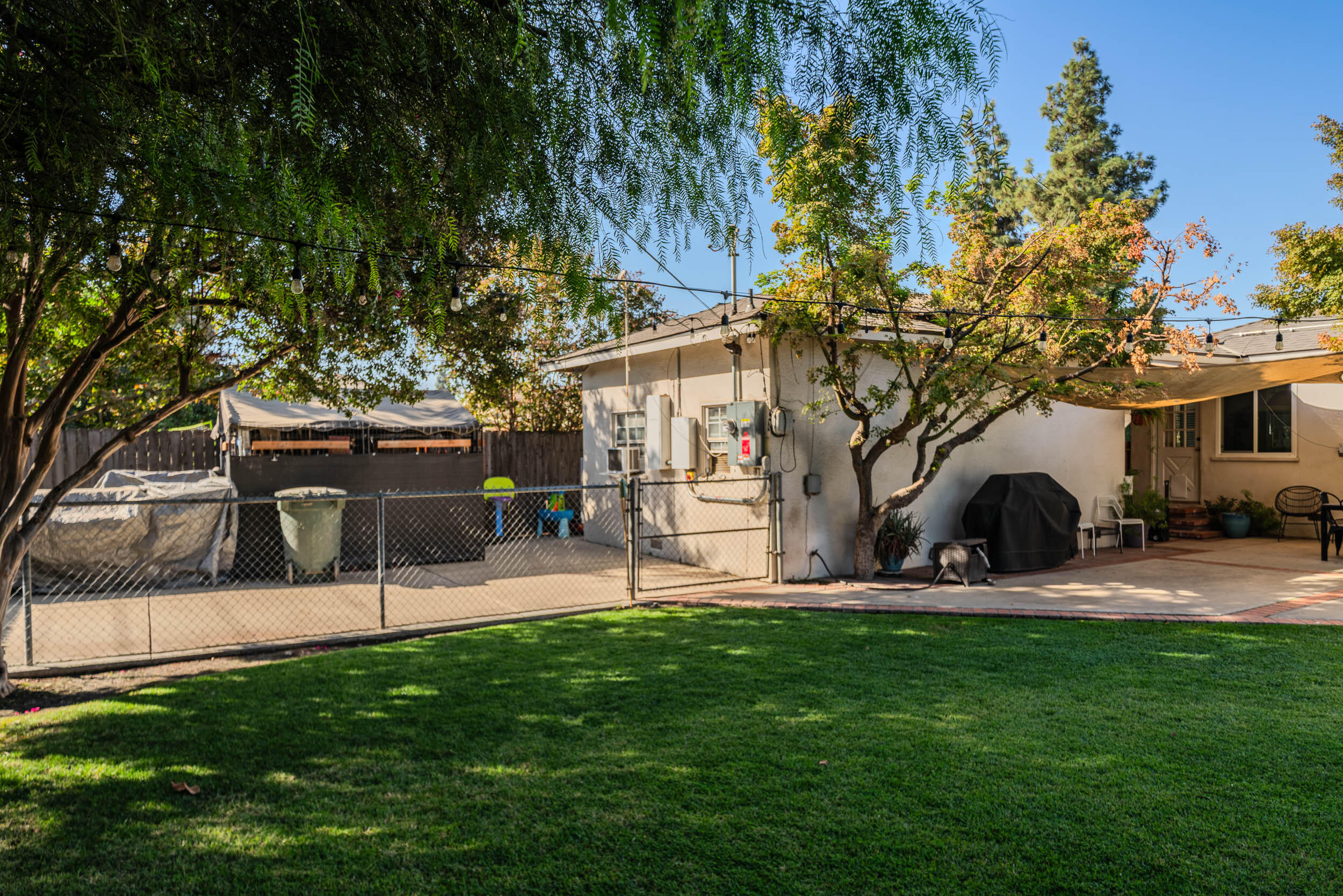 904 S Oak Park, Visalia, CA 93277