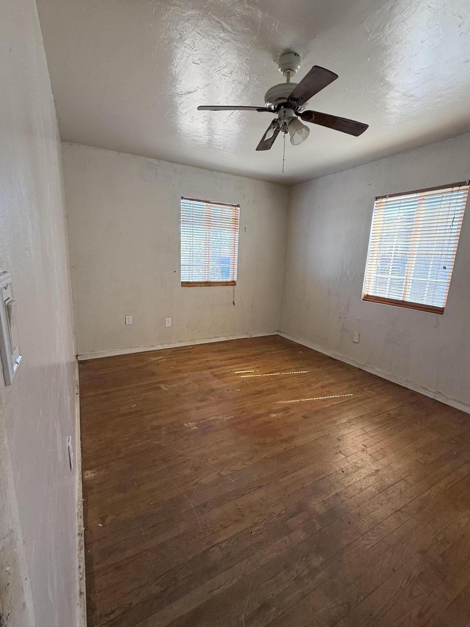 230 S Cottage St, Porterville, CA 93257