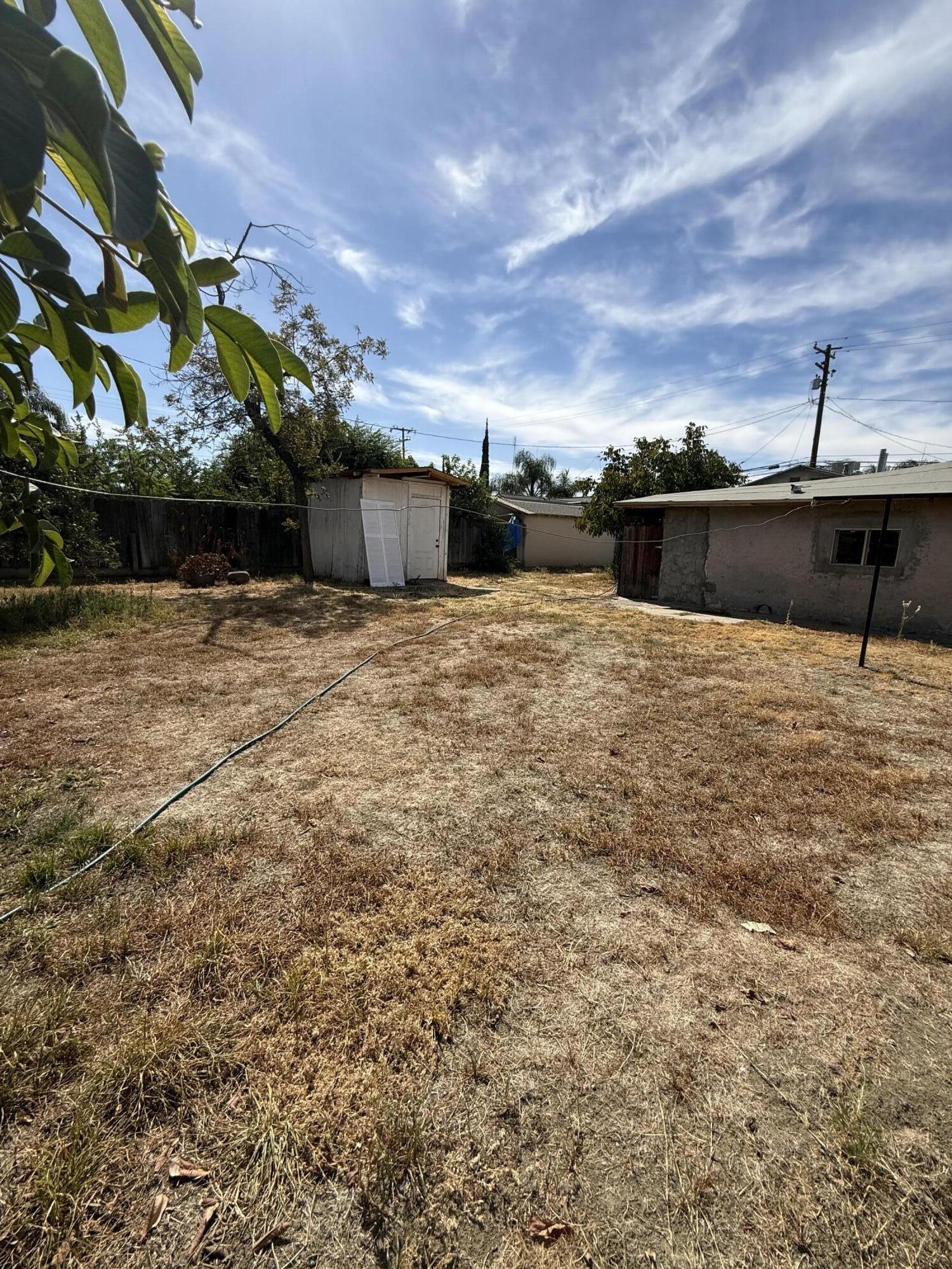 230 S Cottage St, Porterville, CA 93257