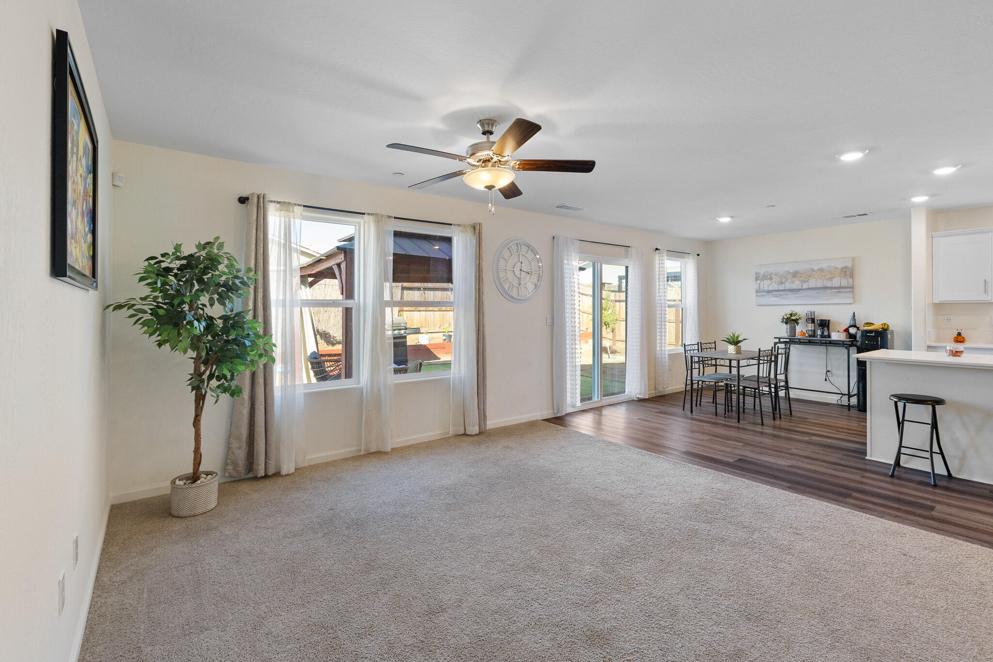 562 W Greenwood Ave, Woodlake, CA 93286