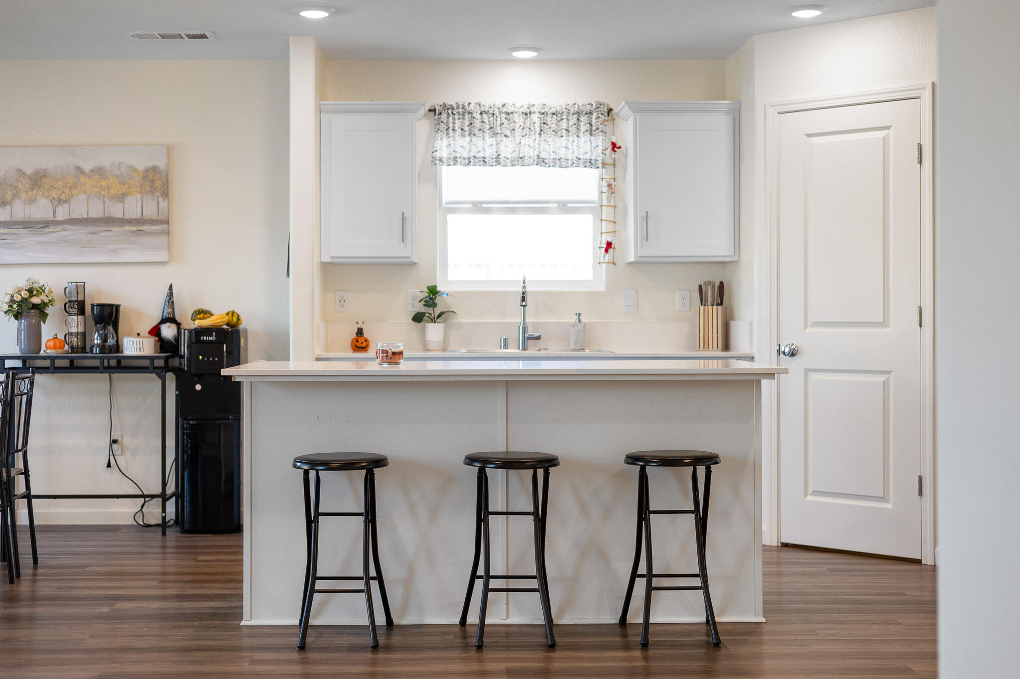 562 W Greenwood Ave, Woodlake, CA 93286
