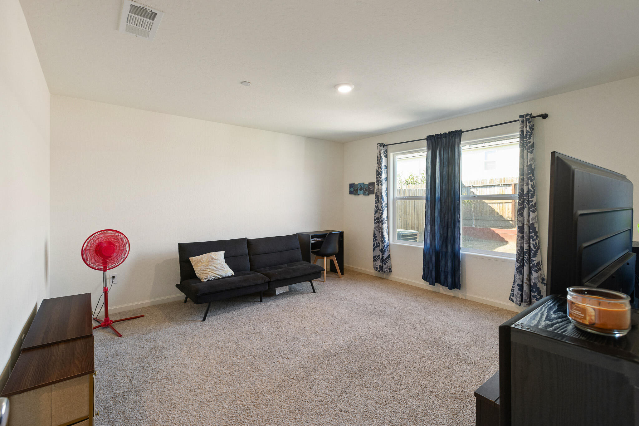 562 W Greenwood Ave, Woodlake, CA 93286