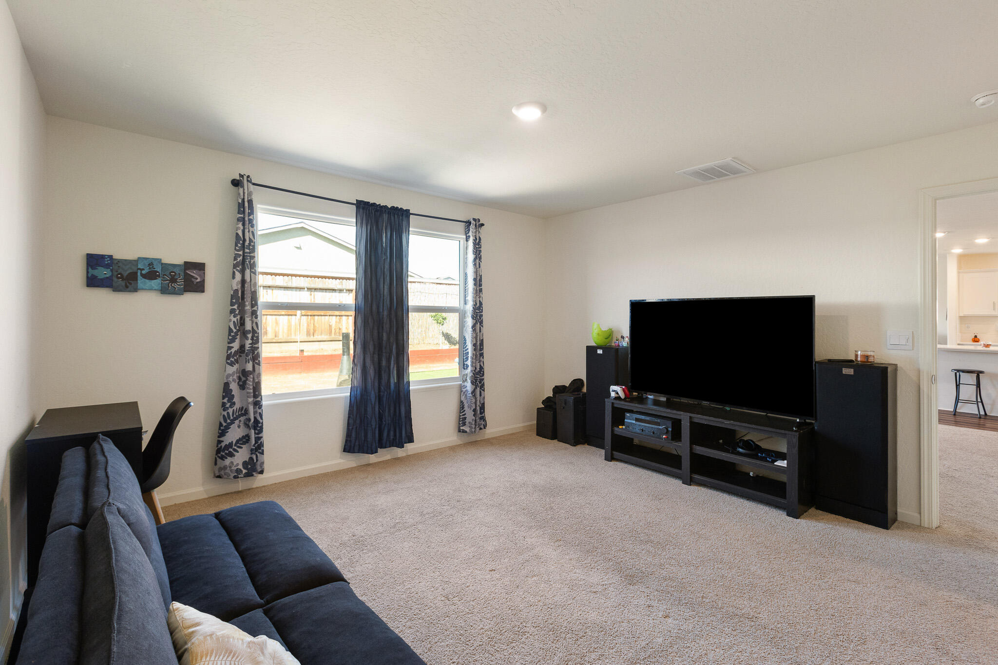 562 W Greenwood Ave, Woodlake, CA 93286