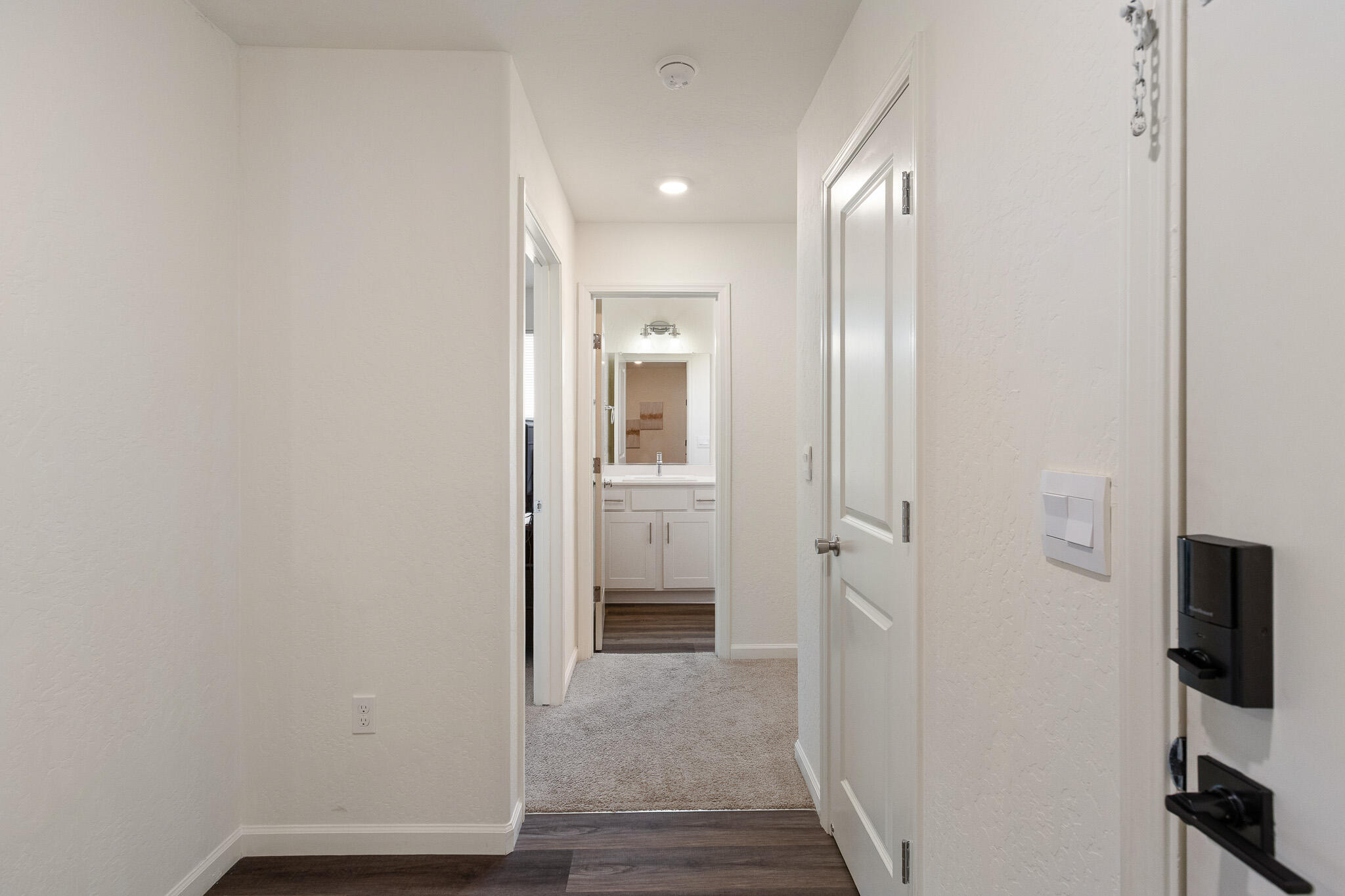 562 W Greenwood Ave, Woodlake, CA 93286