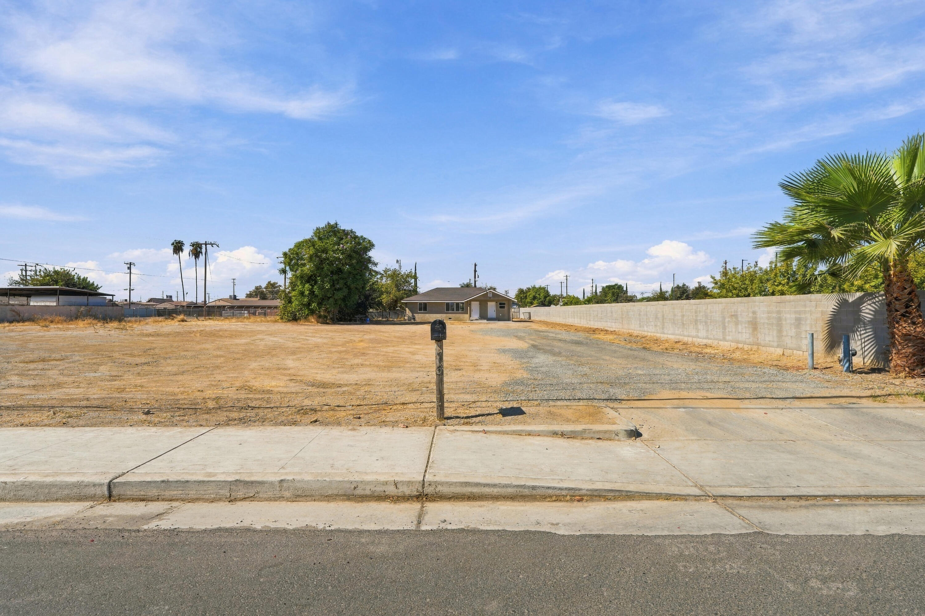 75 N Villa St, Porterville, CA 93257