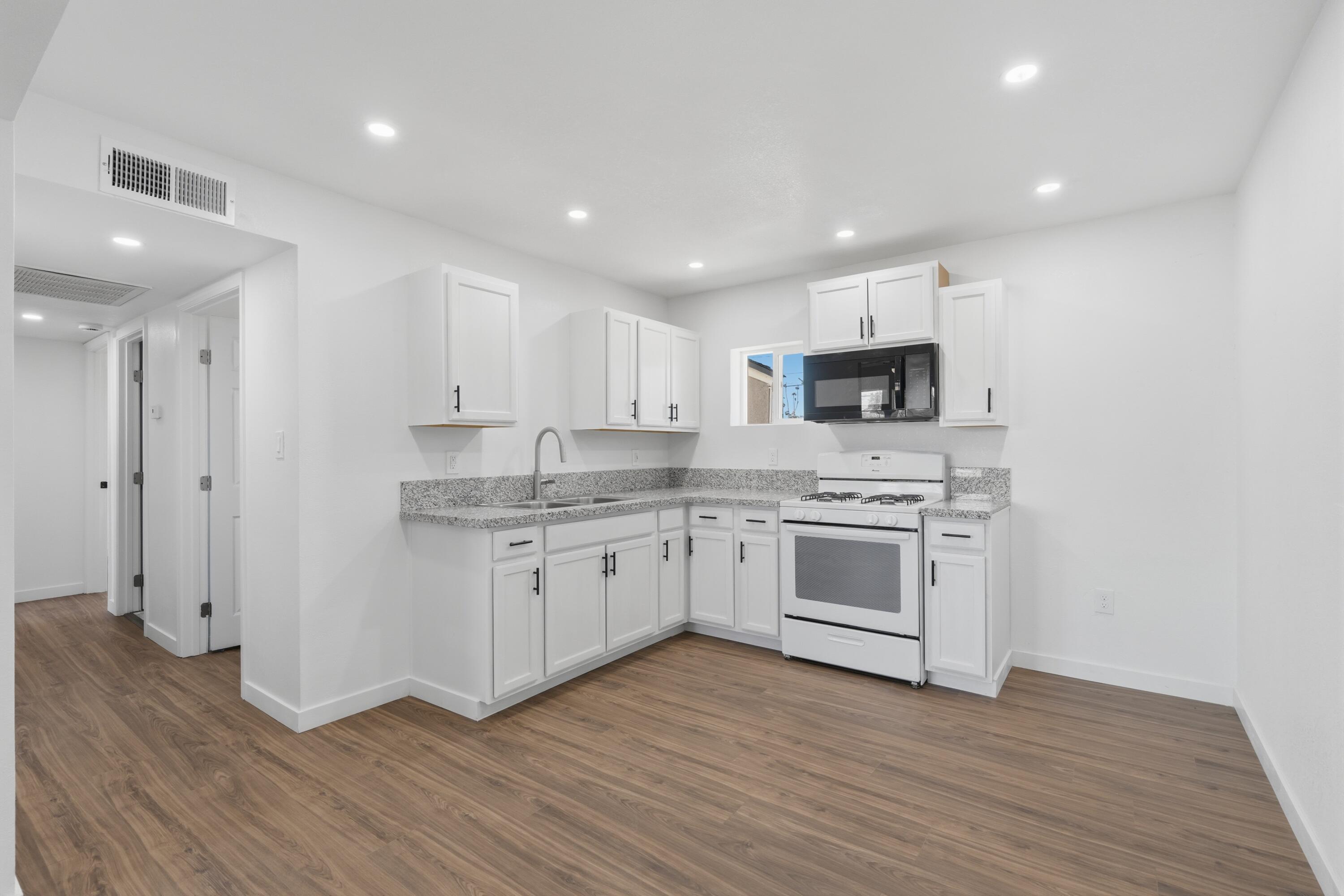 75 N Villa St, Porterville, CA 93257