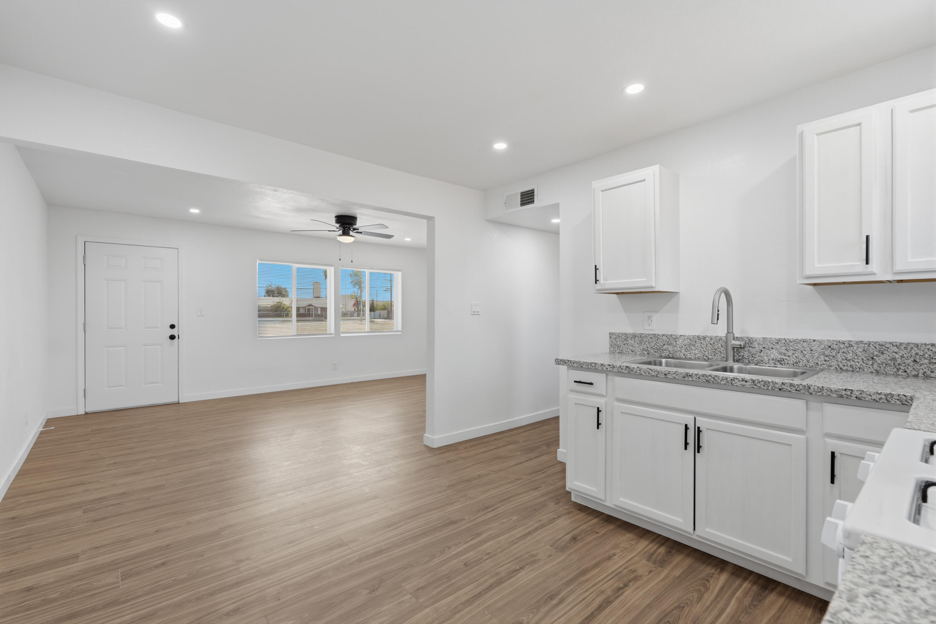 75 N Villa St, Porterville, CA 93257