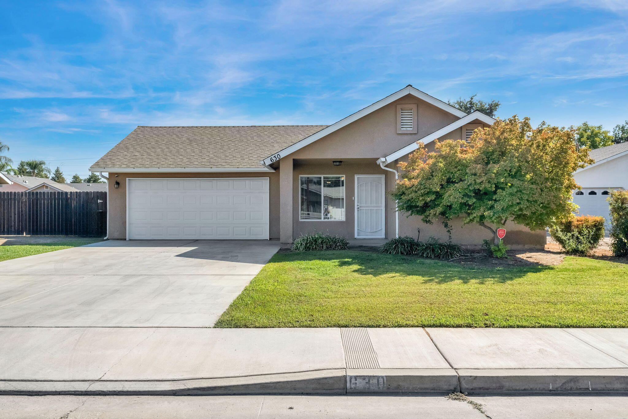 630 N Whitney Ave, Dinuba, CA 93618