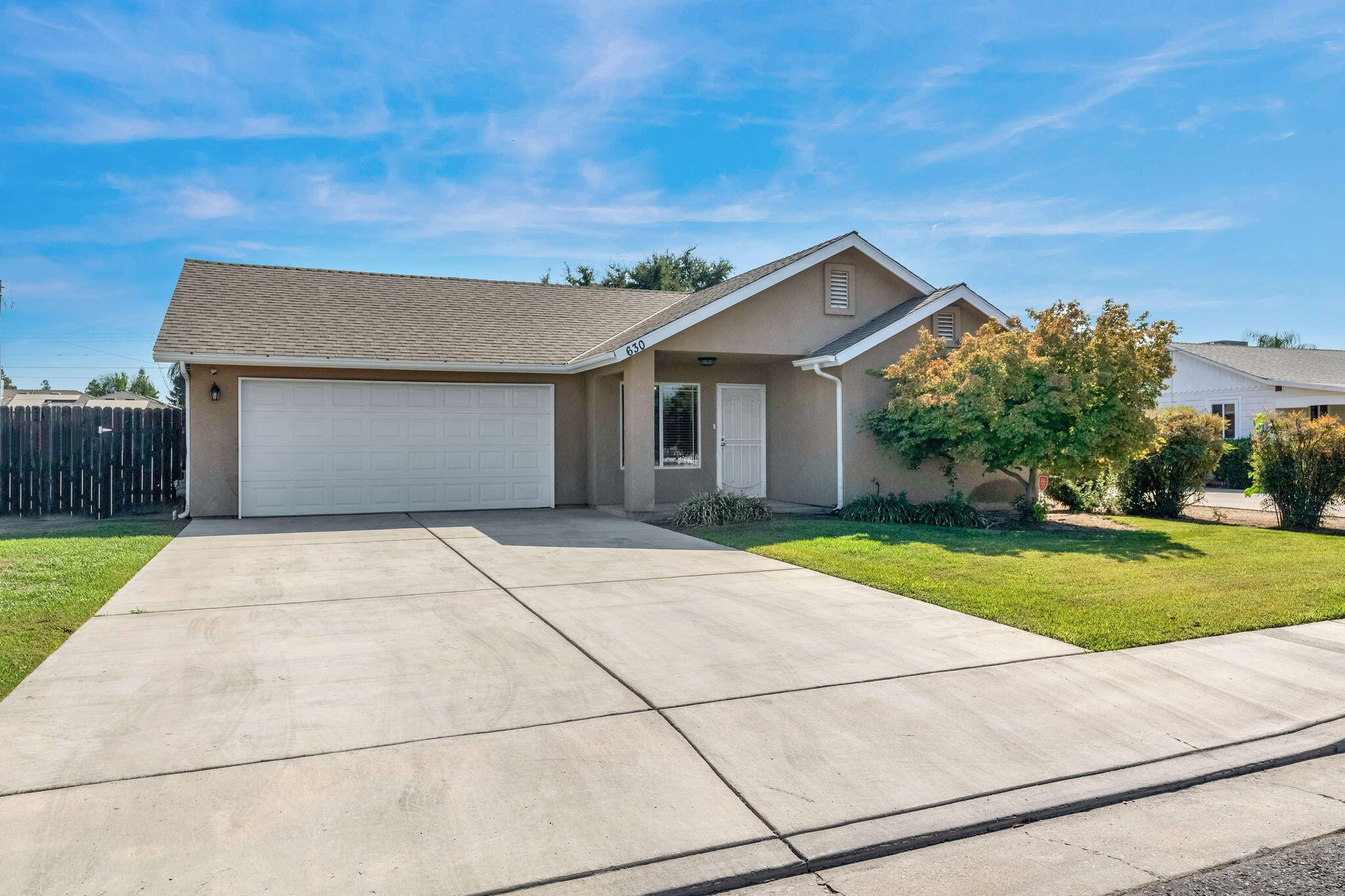 630 N Whitney Ave, Dinuba, CA 93618