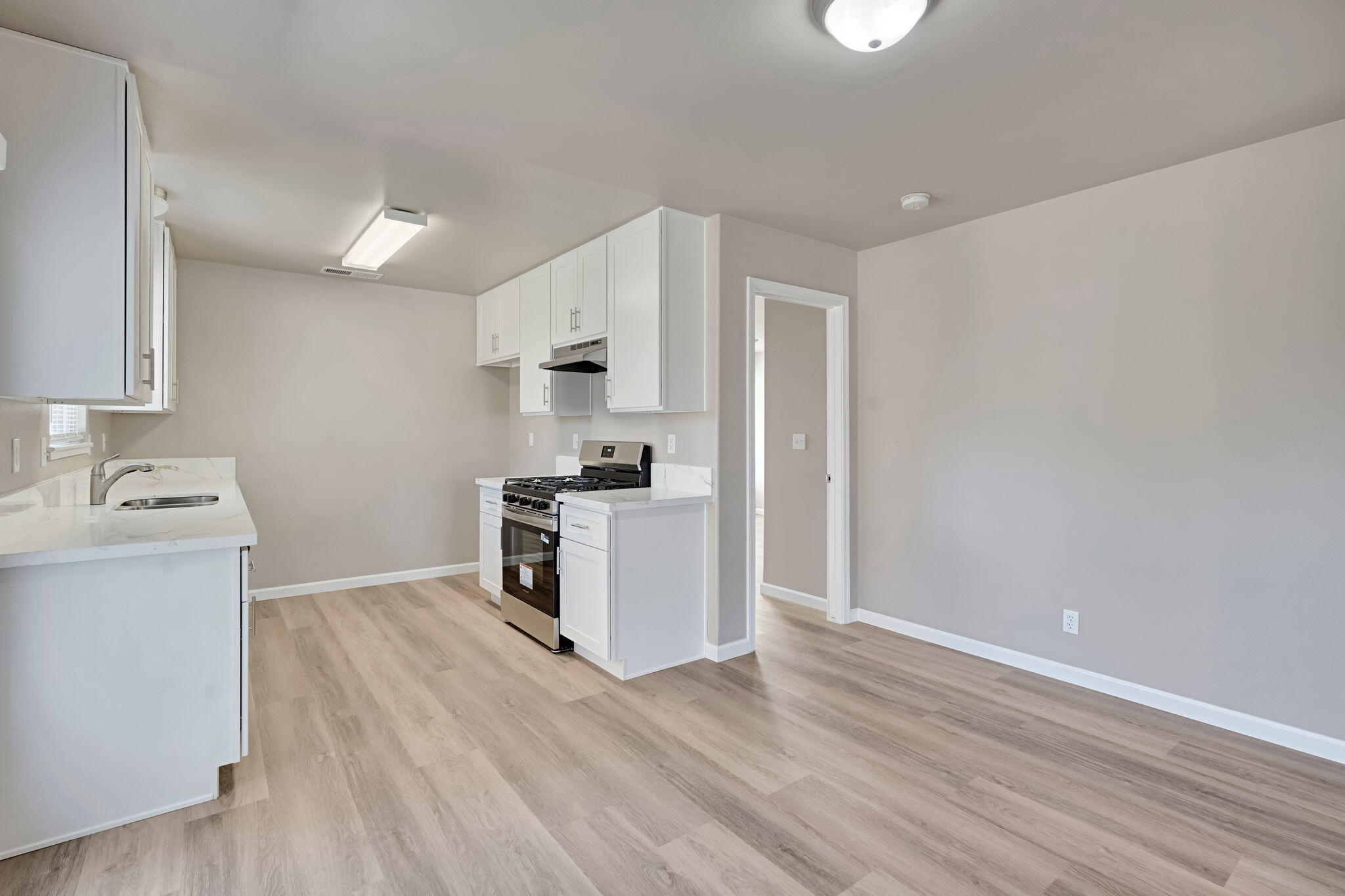630 N Whitney Ave, Dinuba, CA 93618