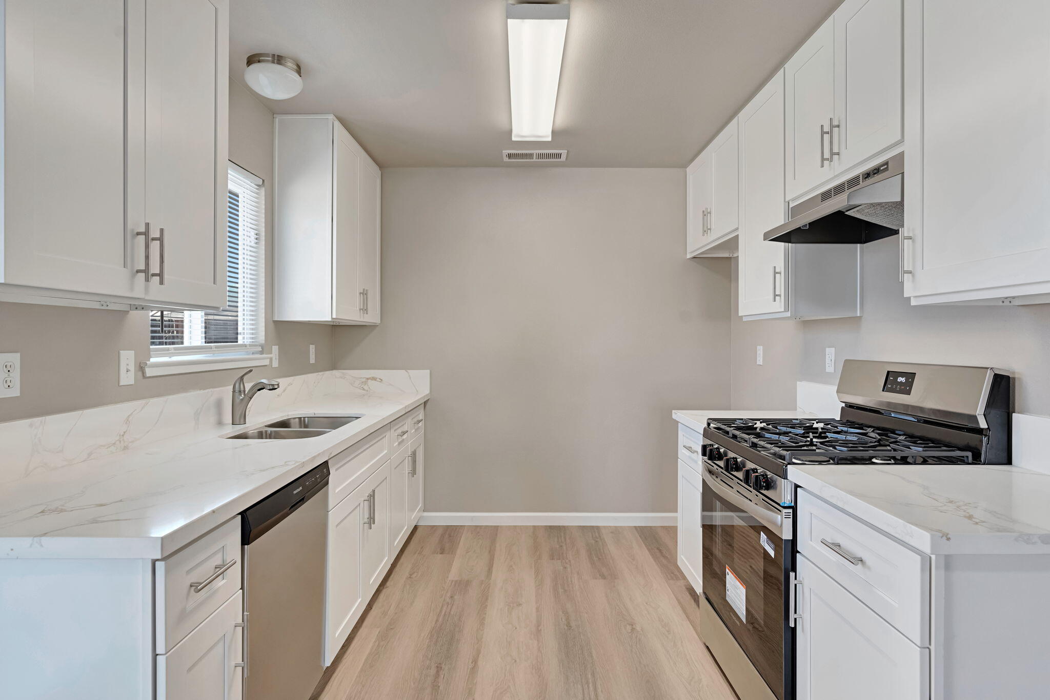 630 N Whitney Ave, Dinuba, CA 93618