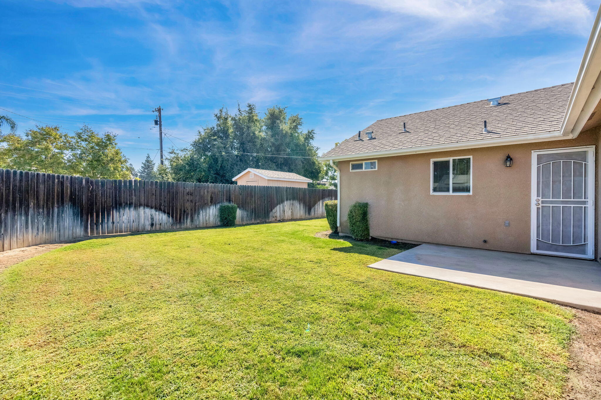 630 N Whitney Ave, Dinuba, CA 93618