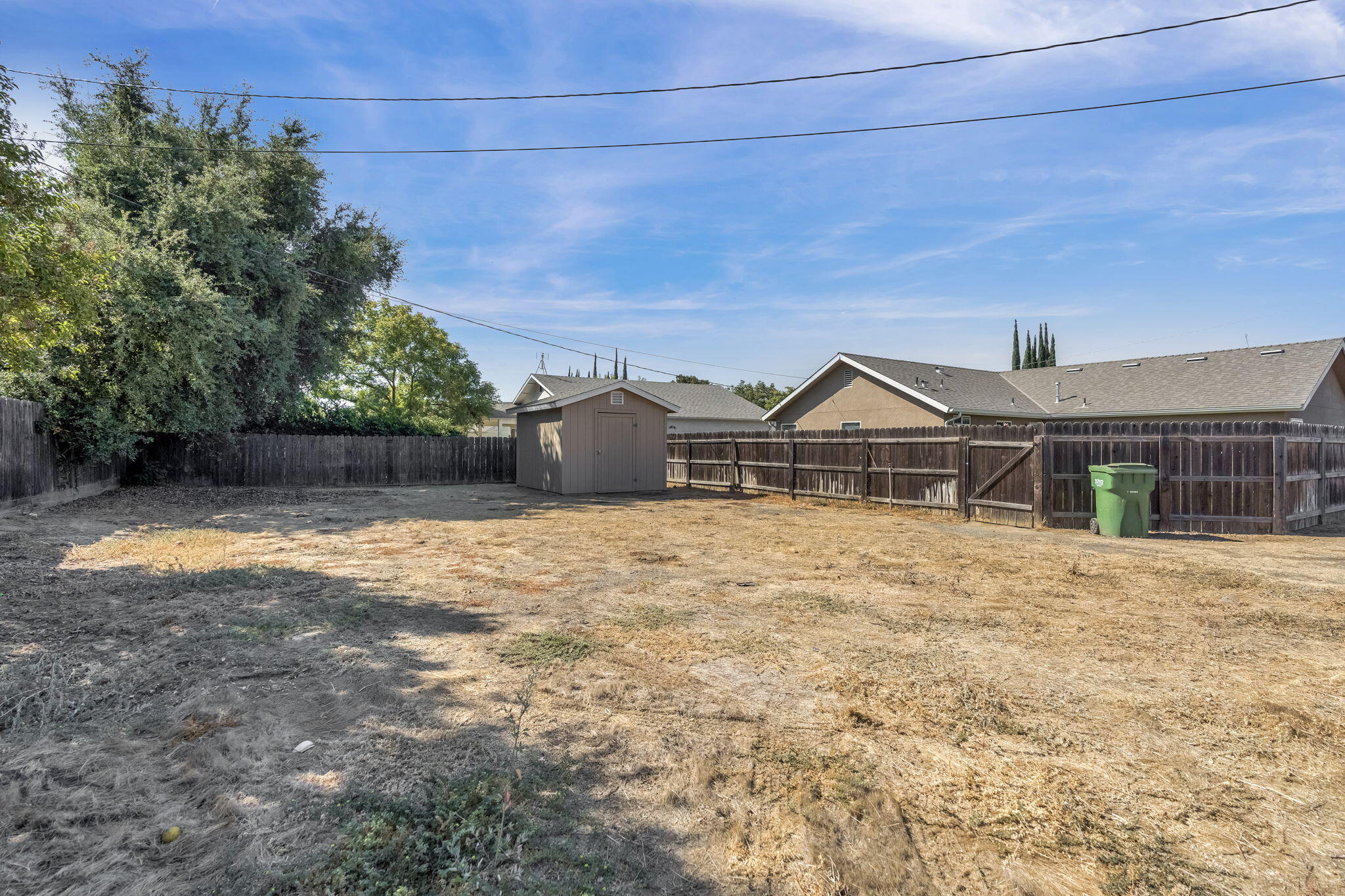 630 N Whitney Ave, Dinuba, CA 93618