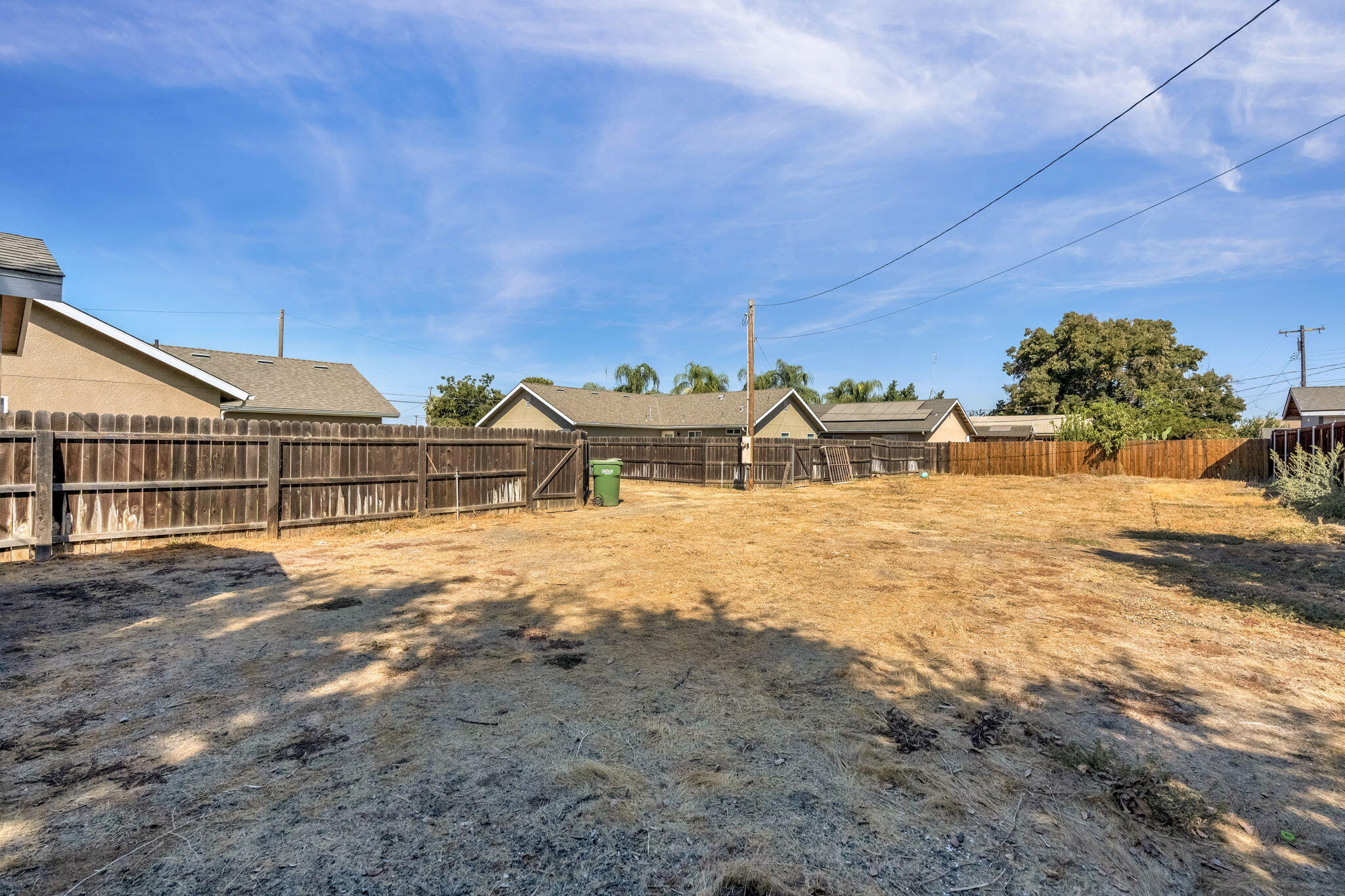 630 N Whitney Ave, Dinuba, CA 93618
