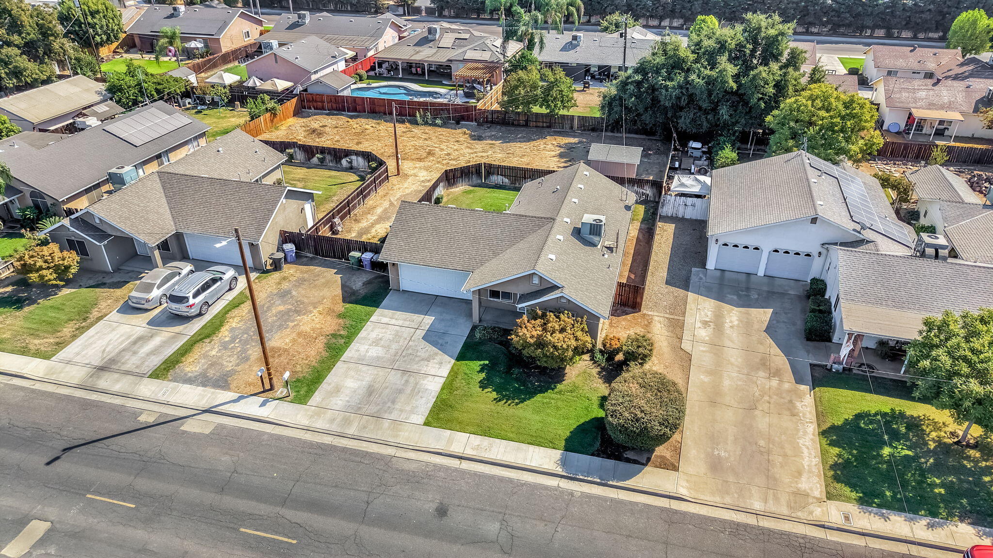 630 N Whitney Ave, Dinuba, CA 93618