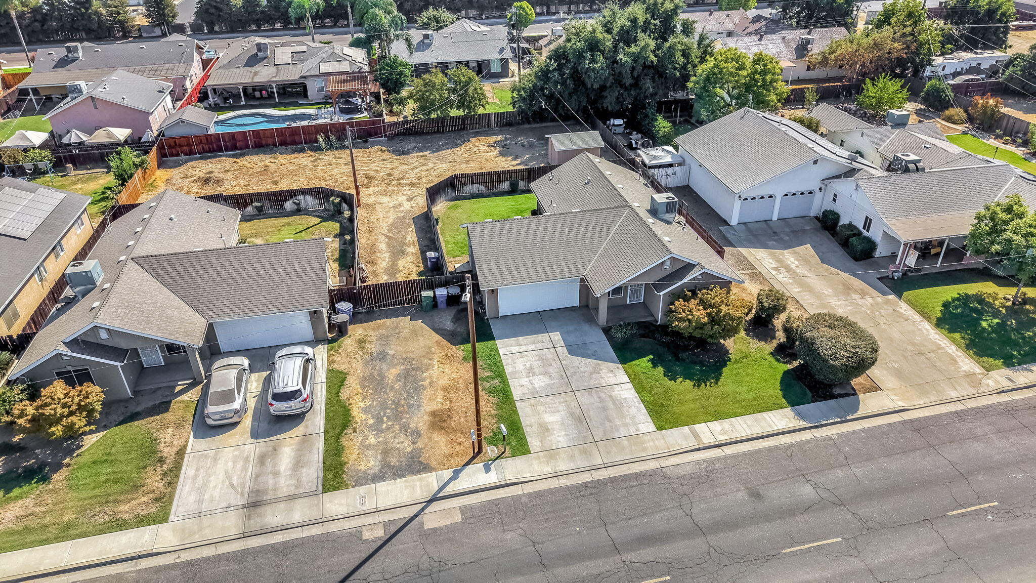 630 N Whitney Ave, Dinuba, CA 93618