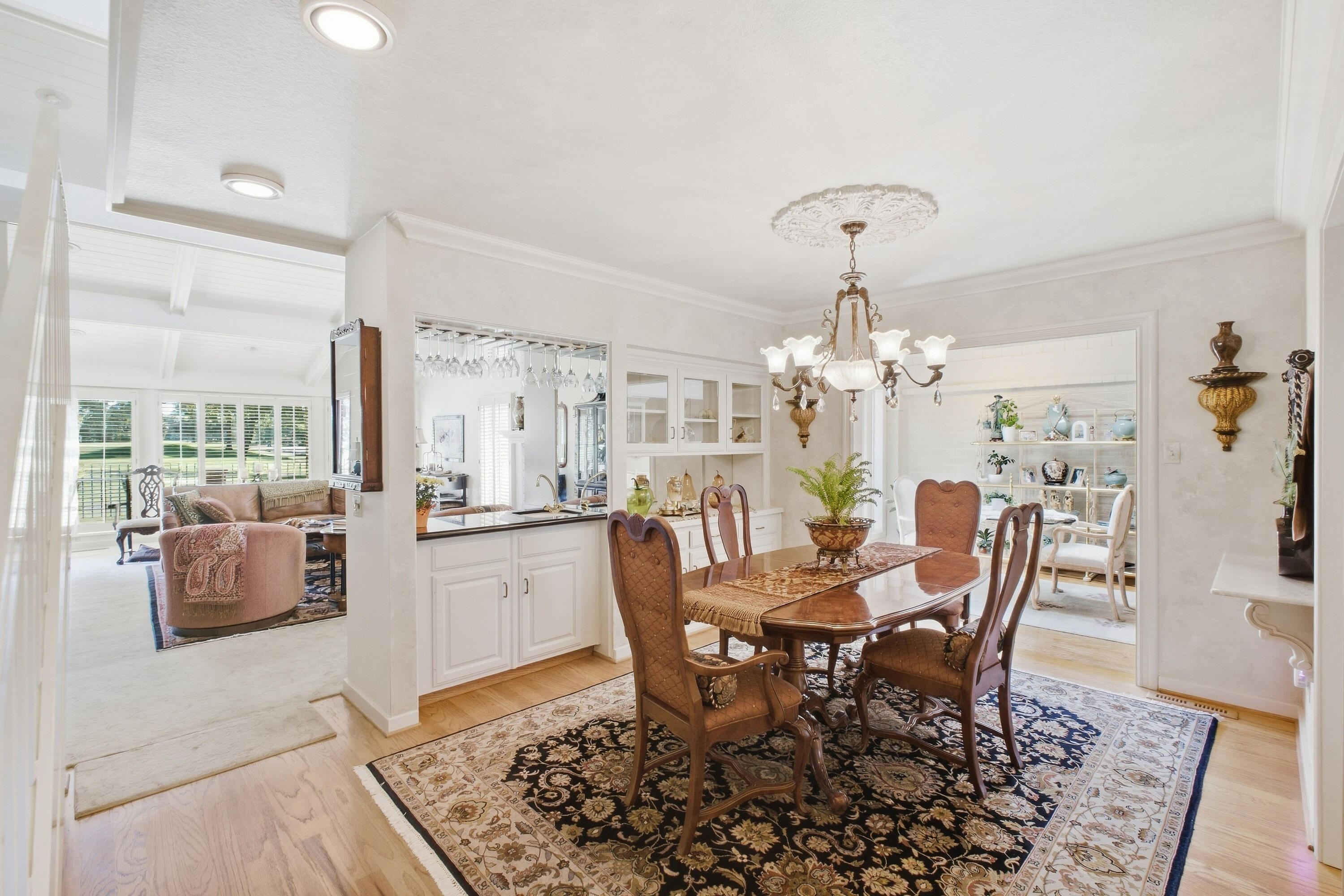 804 N Silvervale Dr, Visalia, CA 93291