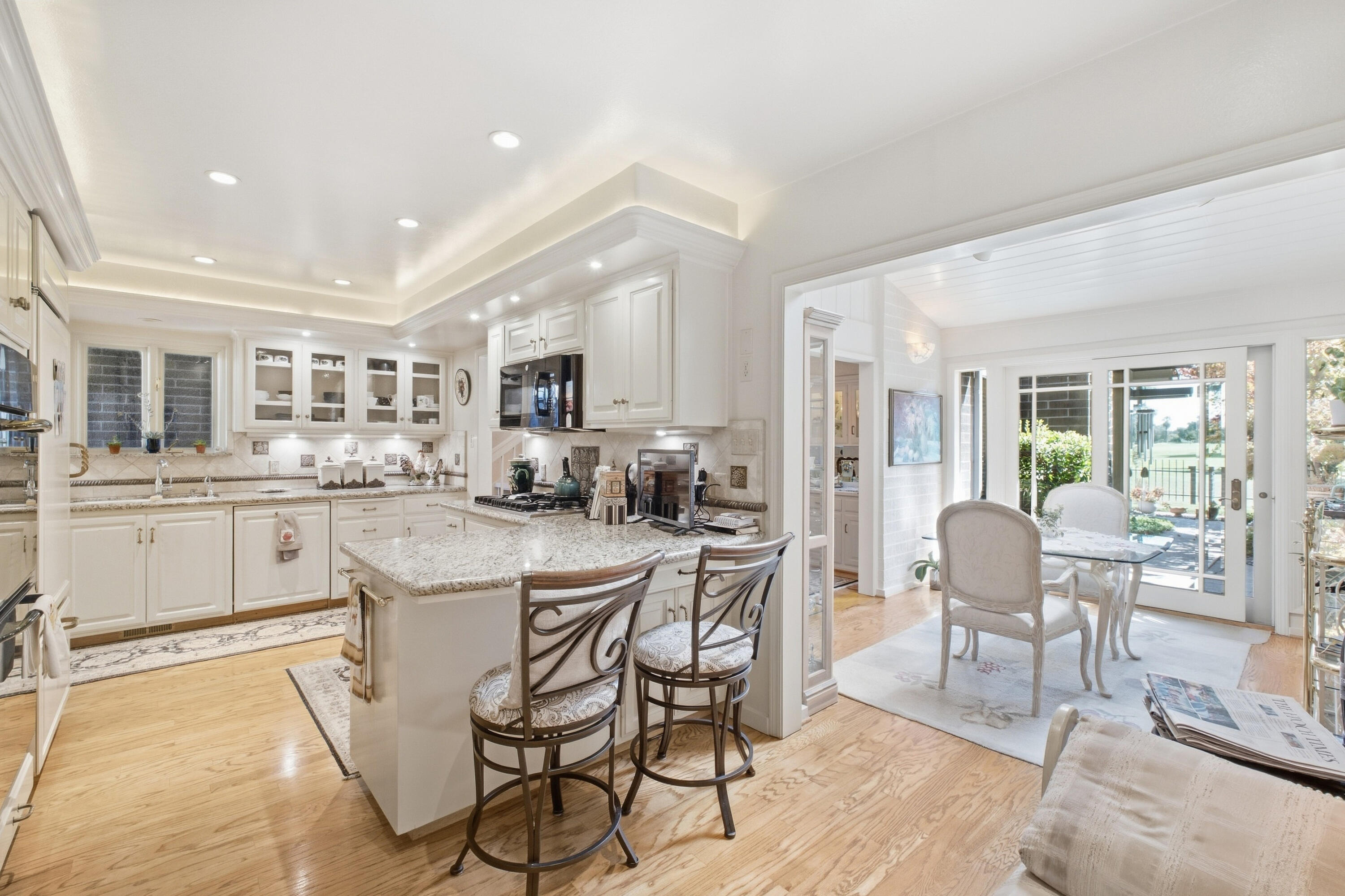 804 N Silvervale Dr, Visalia, CA 93291