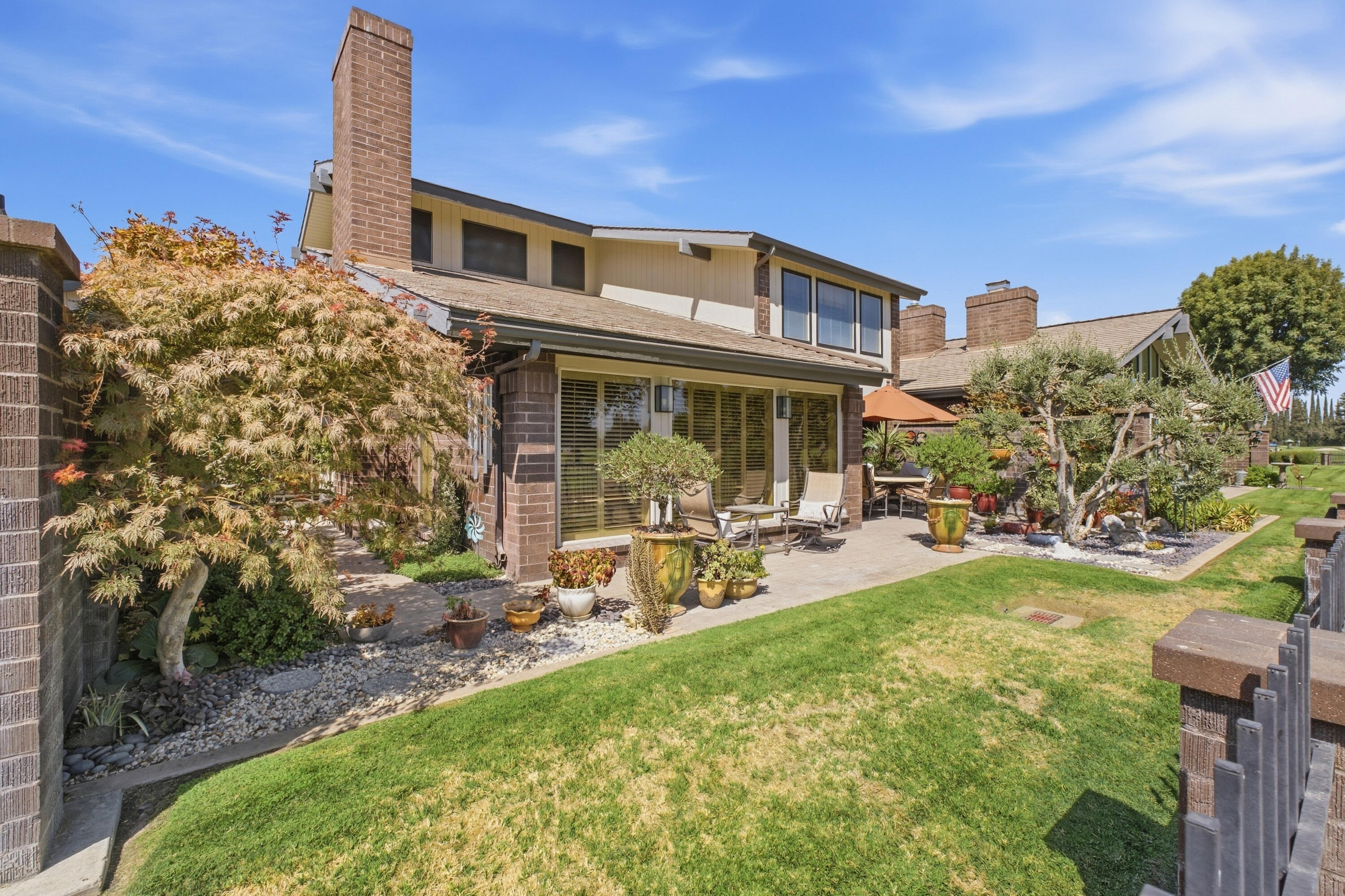 804 N Silvervale Dr, Visalia, CA 93291