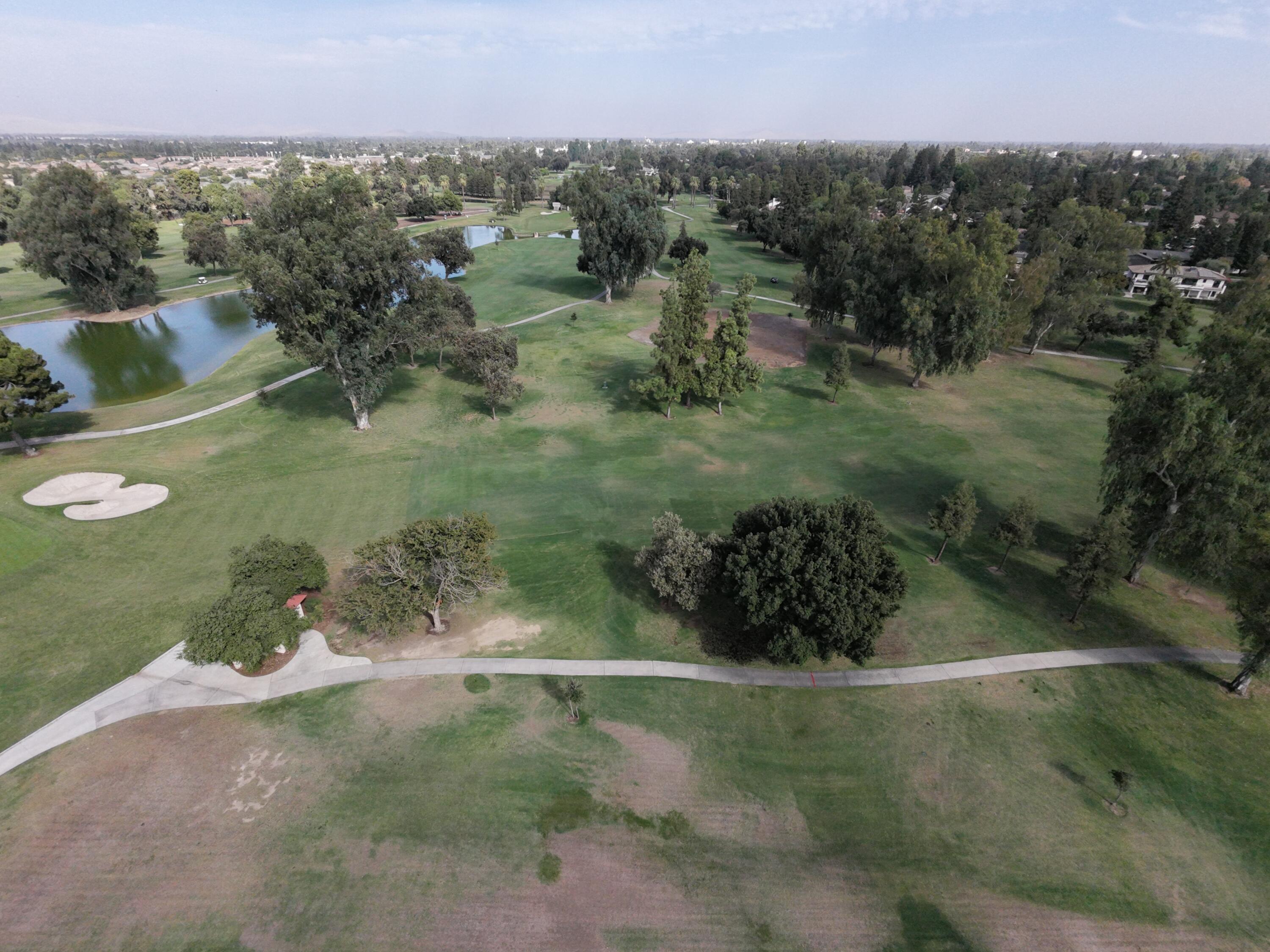 804 N Silvervale Dr, Visalia, CA 93291