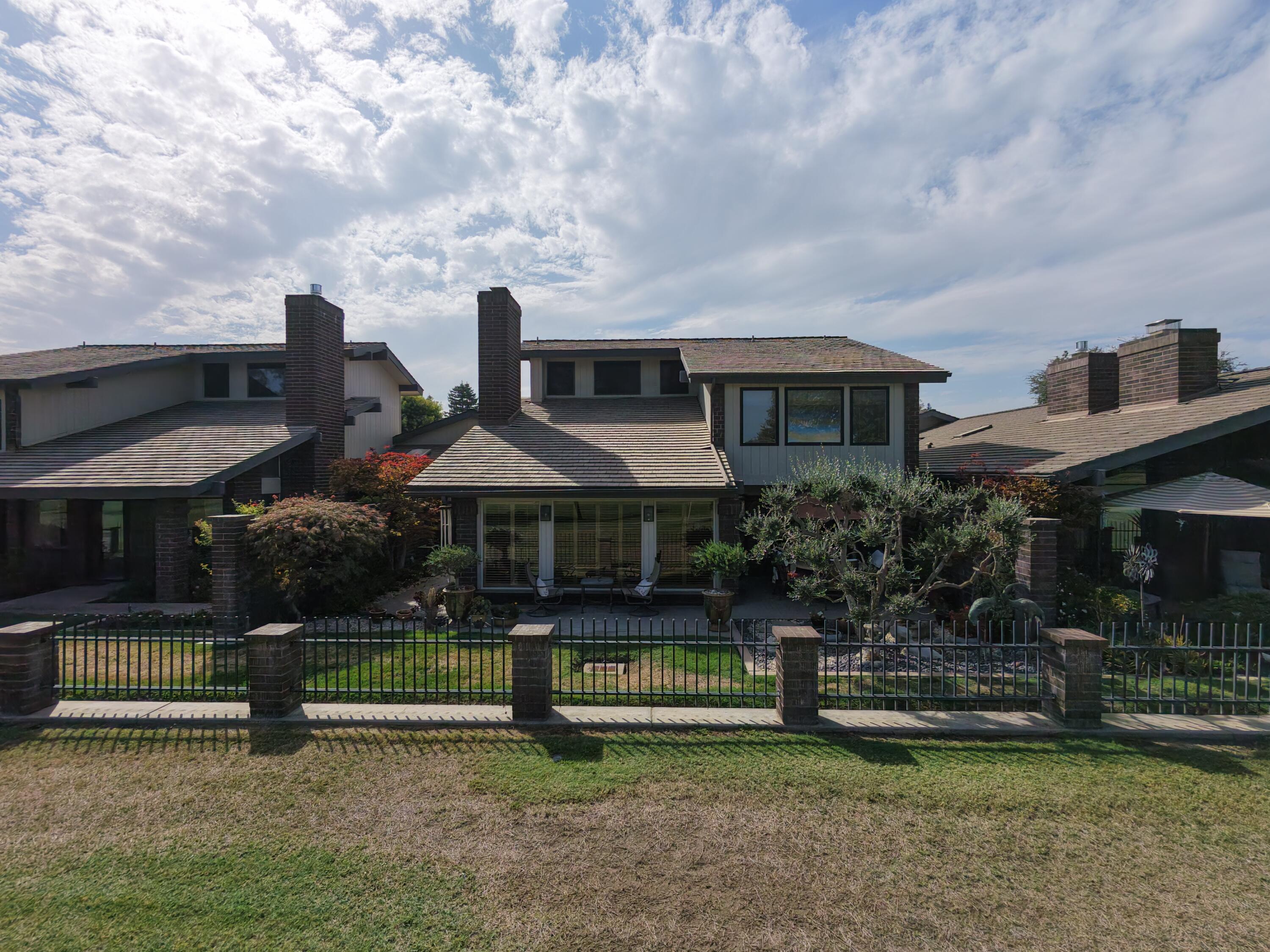 804 N Silvervale Dr, Visalia, CA 93291