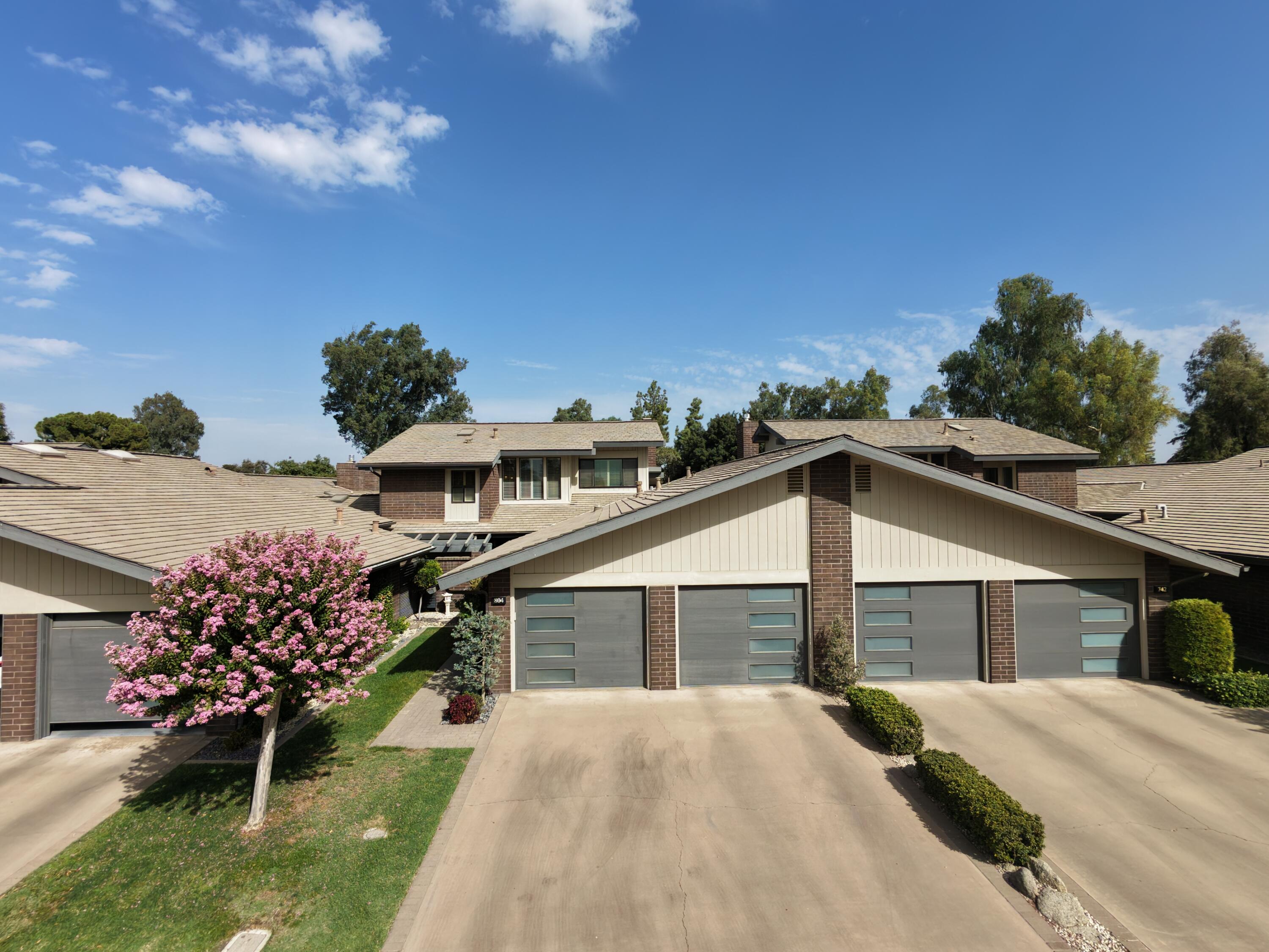 804 N Silvervale Dr, Visalia, CA 93291