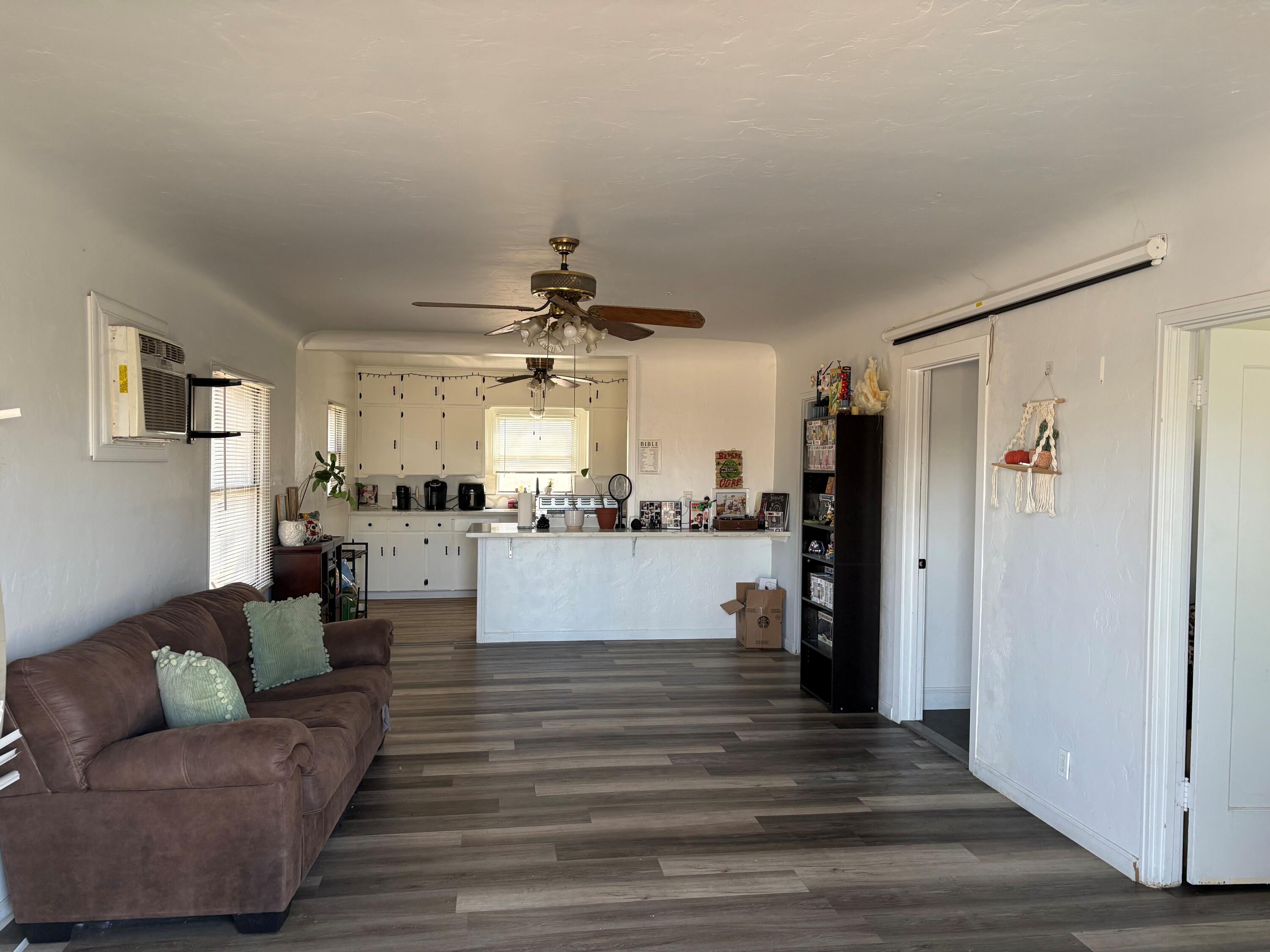 329 W Owens Ave, Tulare, CA 93274